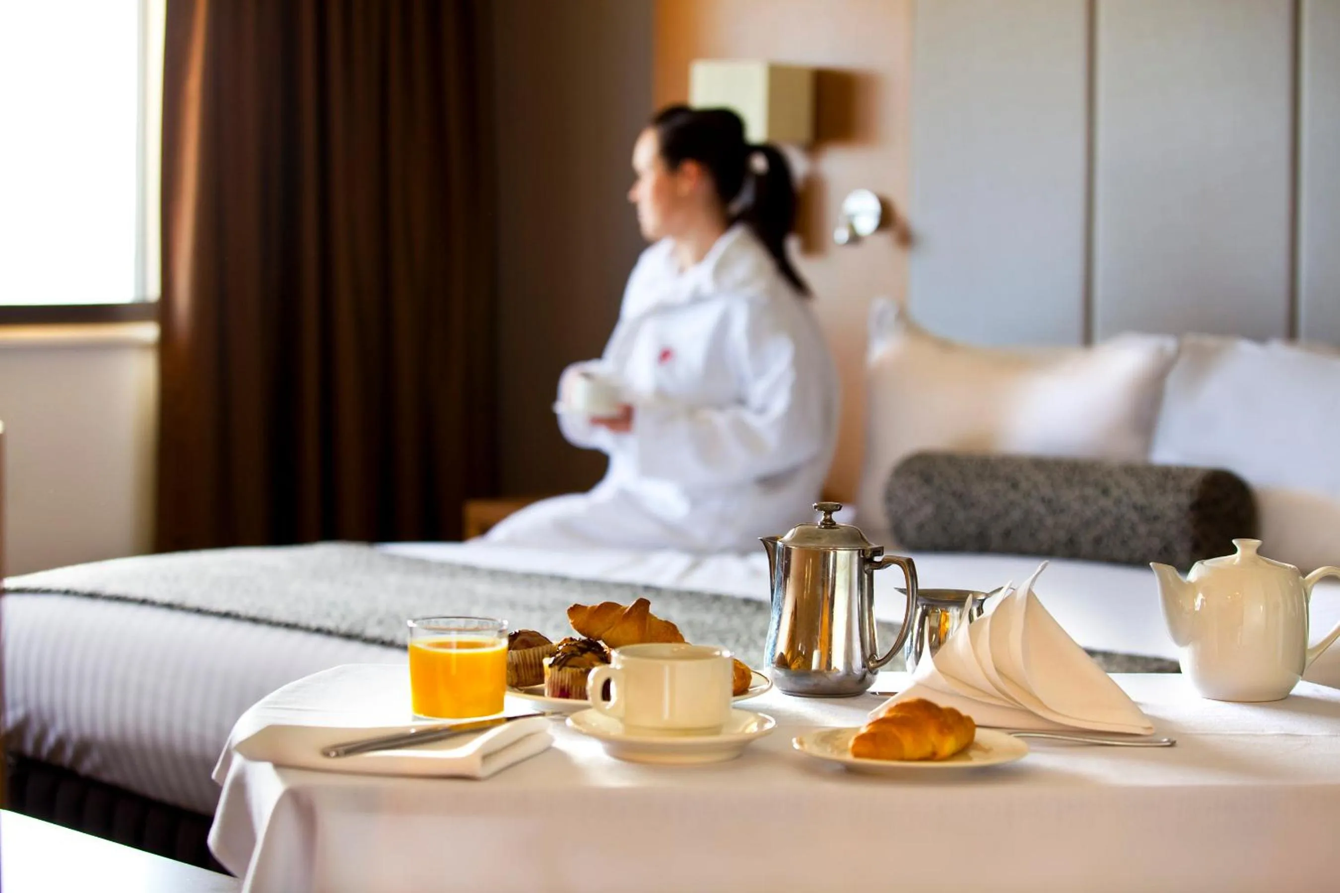 People, Bed in Stamford Plaza Adelaide