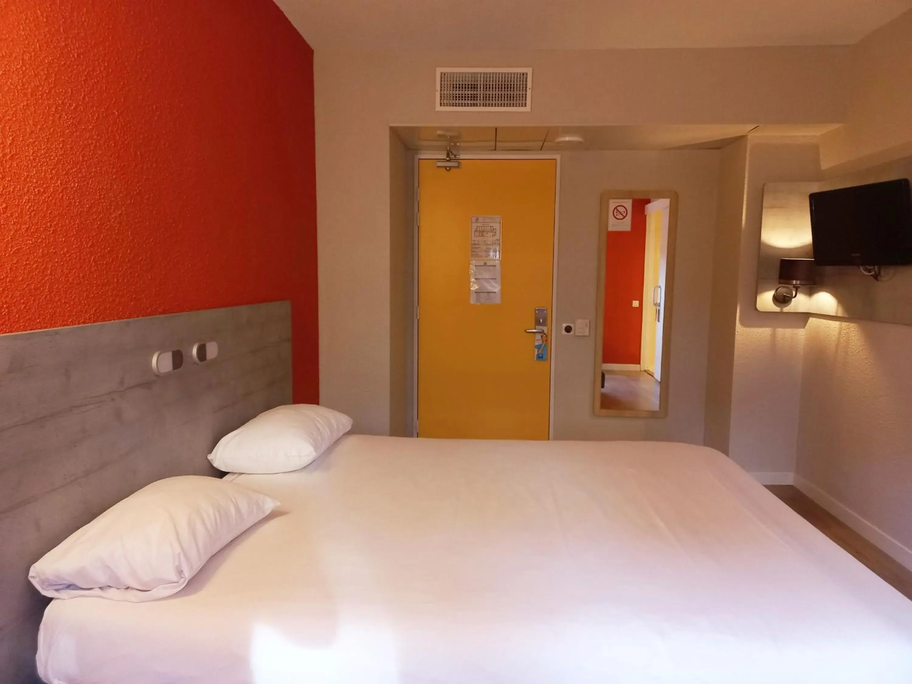 Bed in ibis budget Saint-Brieuc Yffiniac Bed in ibis budget Saint-Brieuc Yffiniac