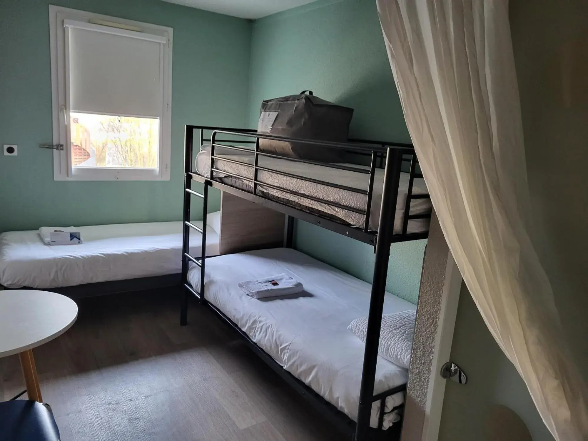 Photo of the whole room, Bed in ibis budget Saint-Brieuc Yffiniac Photo of the whole room, Bed in ibis budget Saint-Brieuc Yffiniac