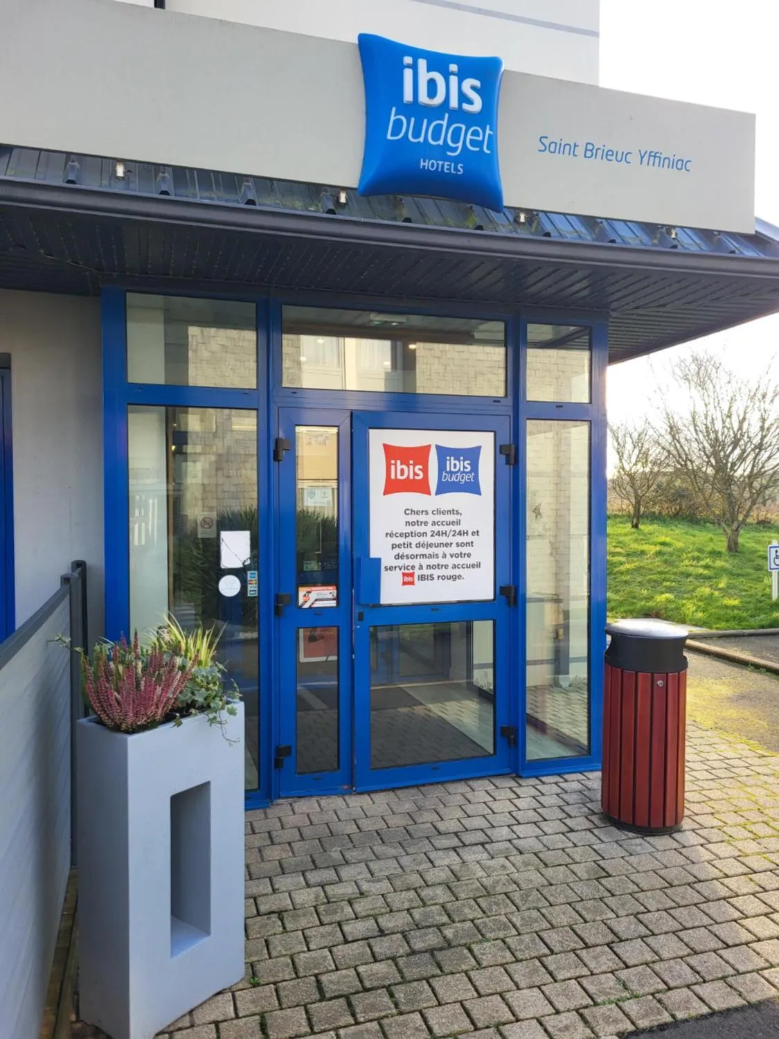 Property logo or sign in ibis budget Saint-Brieuc Yffiniac