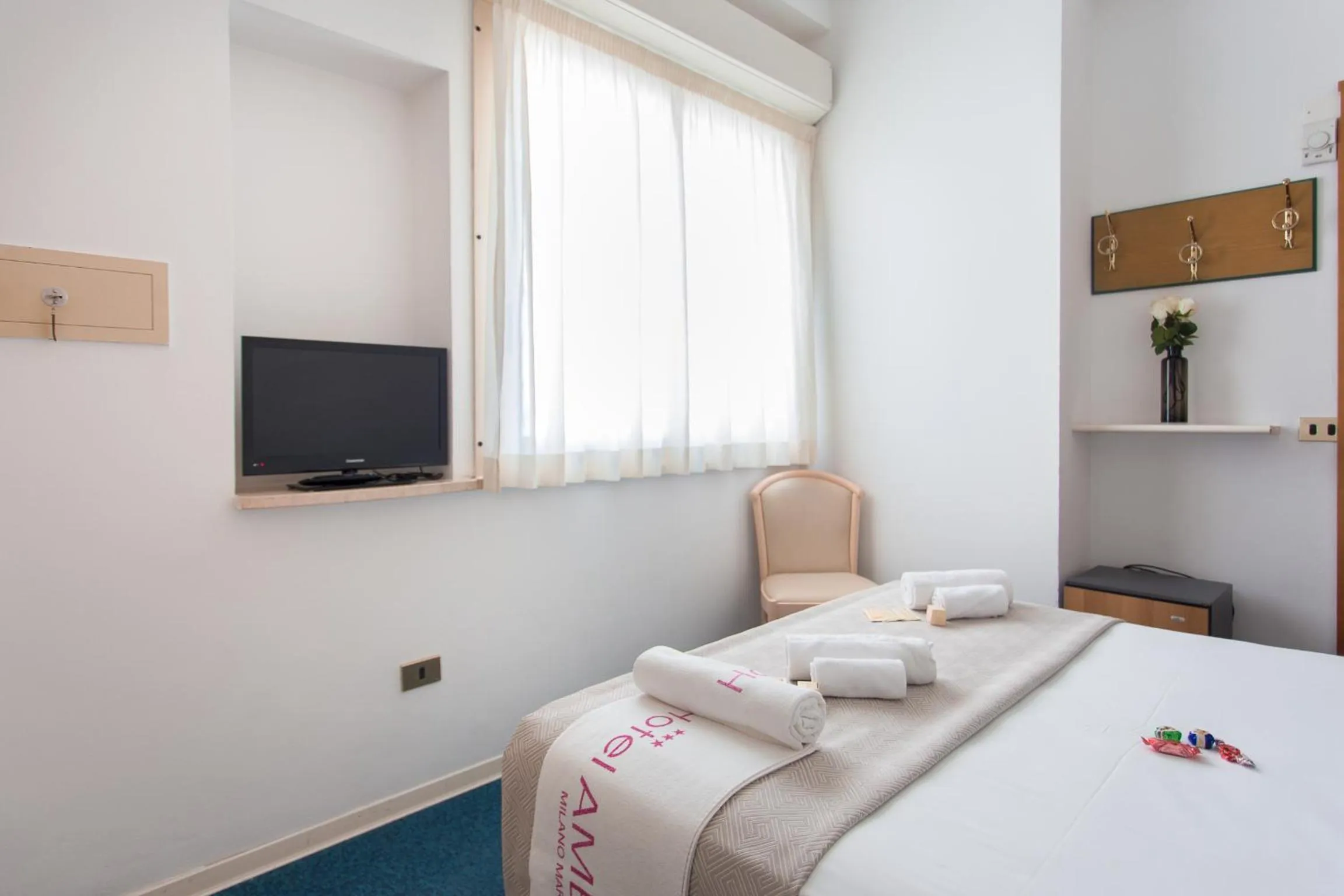 Photo of the whole room, Bed in HOTEL AMBRA - Fronte Mare - Vicinissimi al Centro