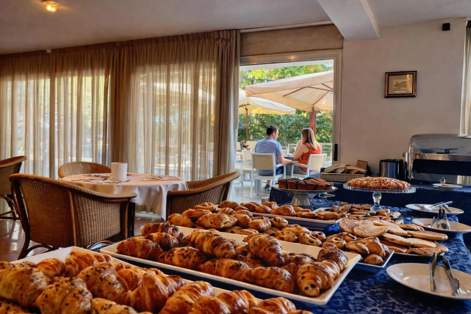 Breakfast in HOTEL AMBRA - Fronte Mare - Vicinissimi al Centro
