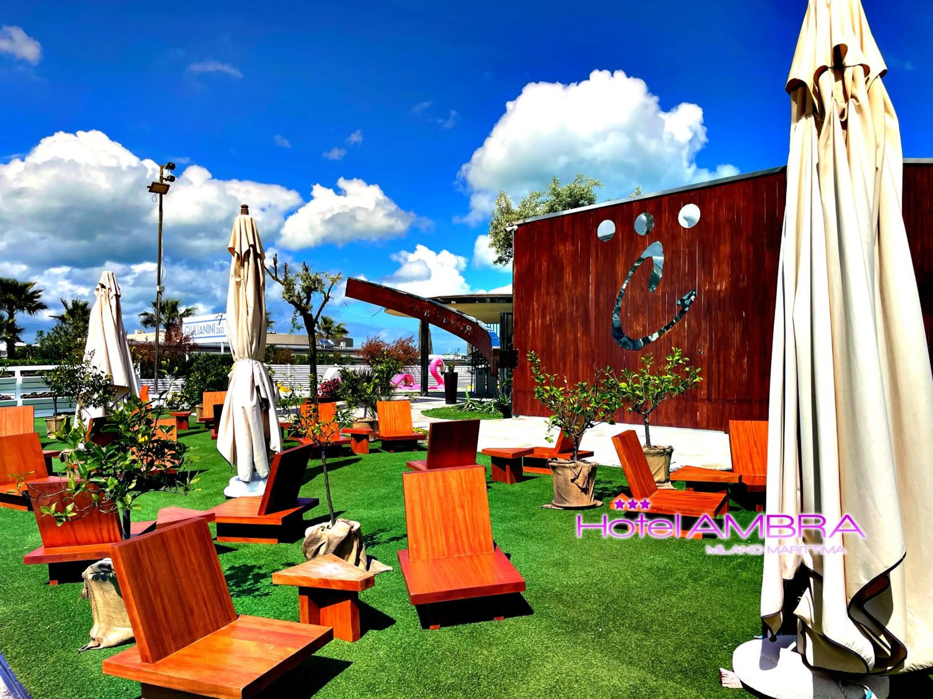 Beach in HOTEL AMBRA - Fronte Mare - Vicinissimi al Centro