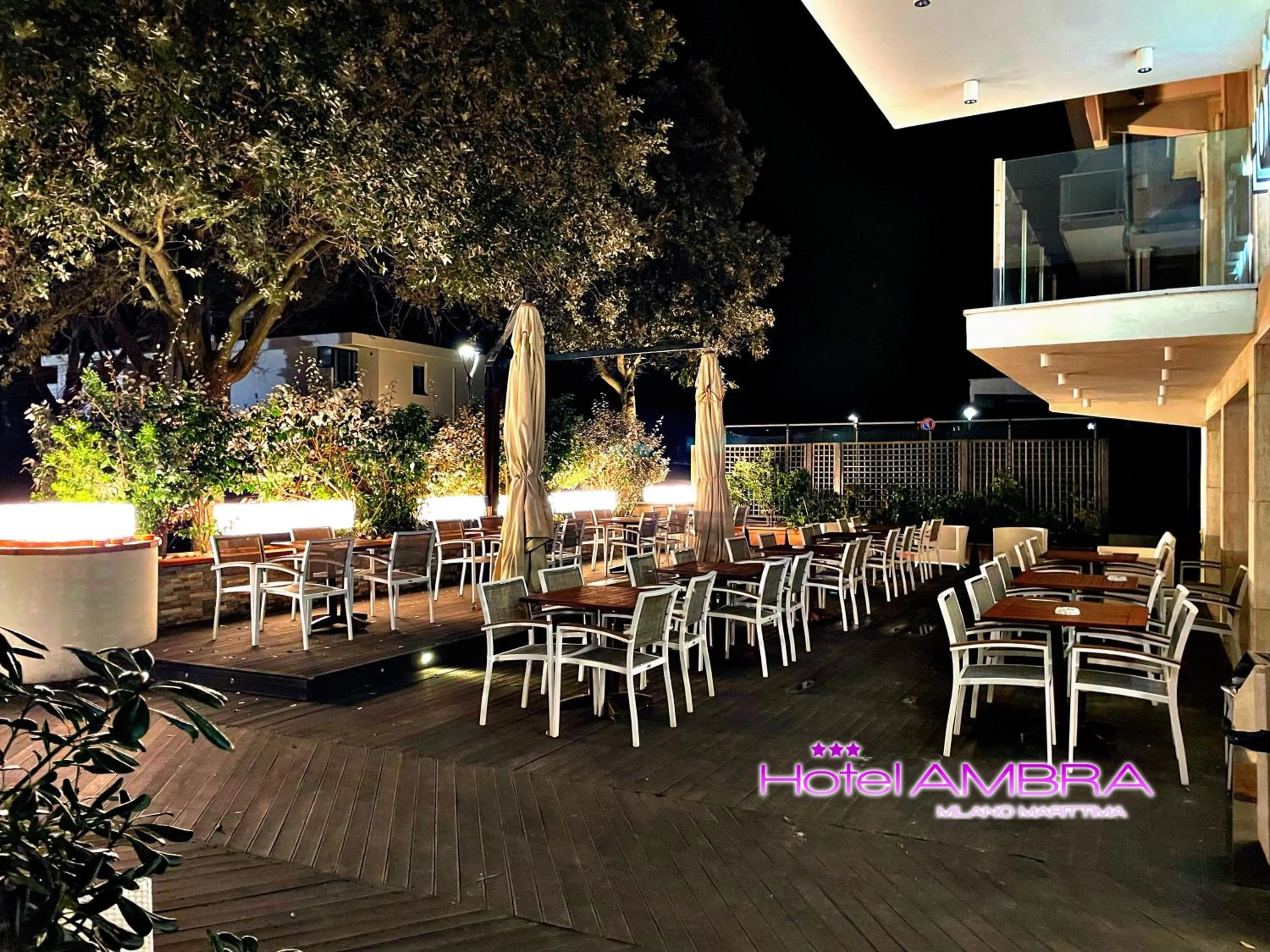 Night in HOTEL AMBRA - Fronte Mare - Vicinissimi al Centro