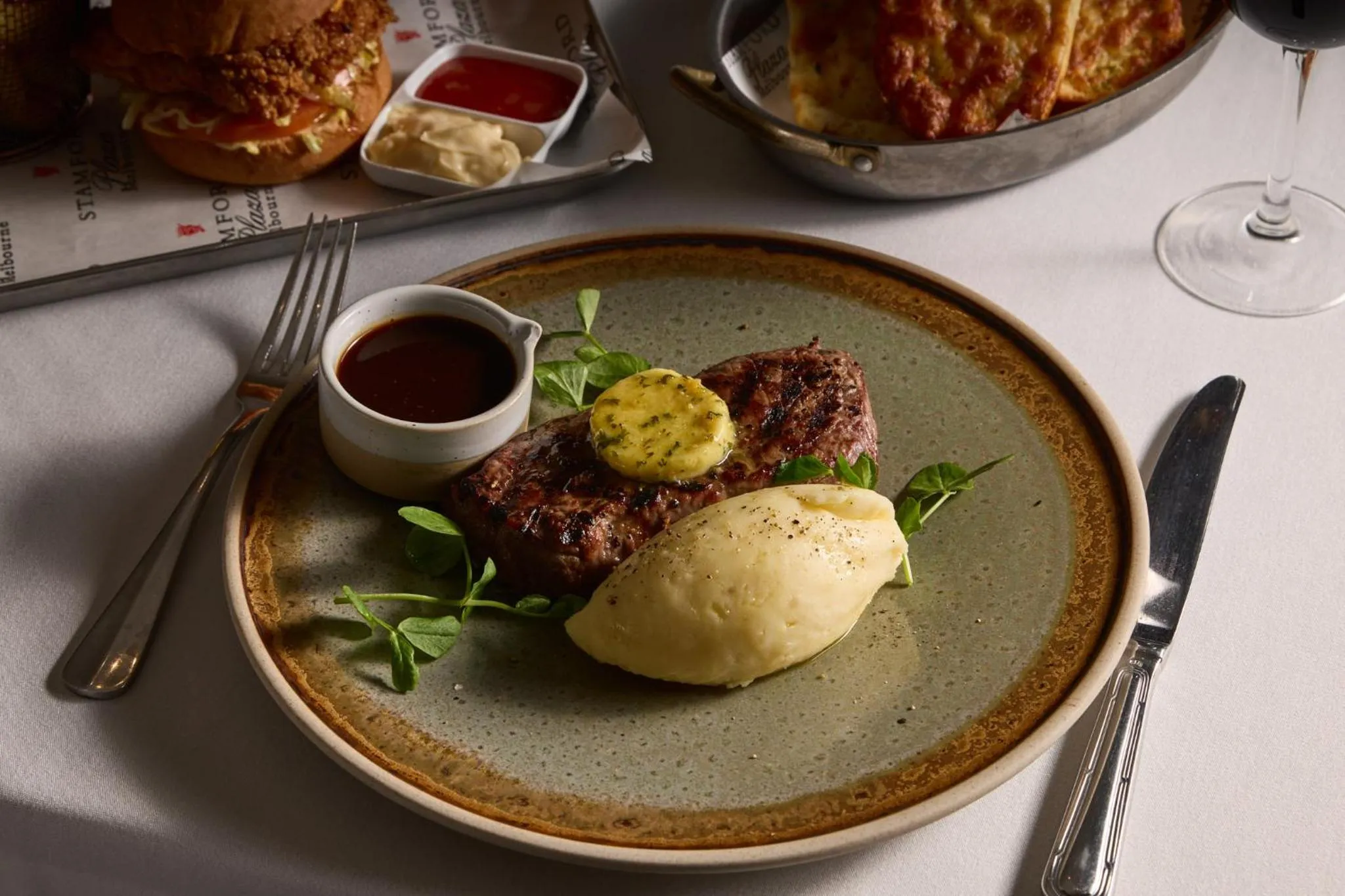 Restaurant/places to eat in Stamford Plaza Melbourne