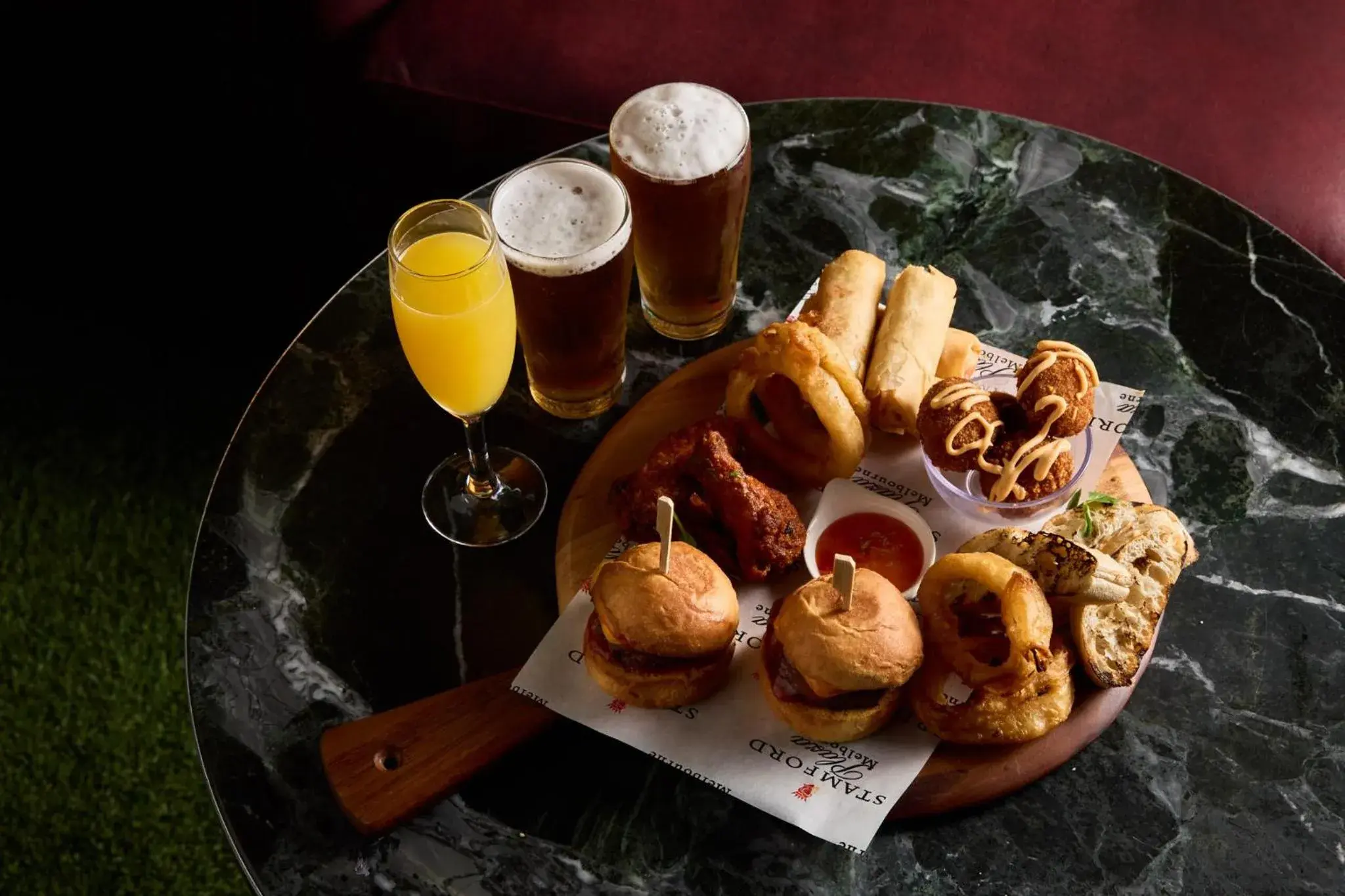 Lounge or bar in Stamford Plaza Melbourne Lounge or bar in Stamford Plaza Melbourne