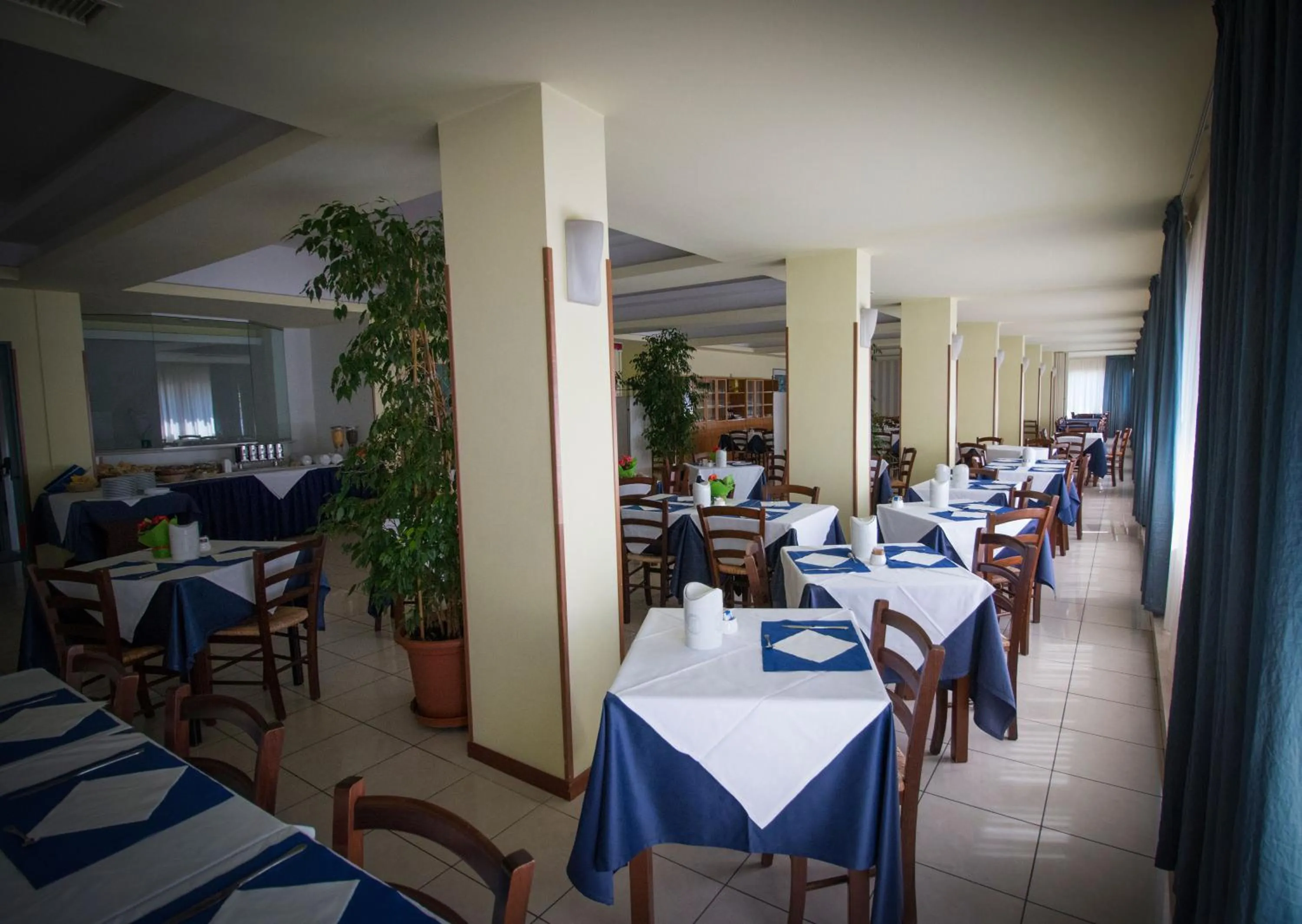 Restaurant/places to eat in Hotel Gabbiano