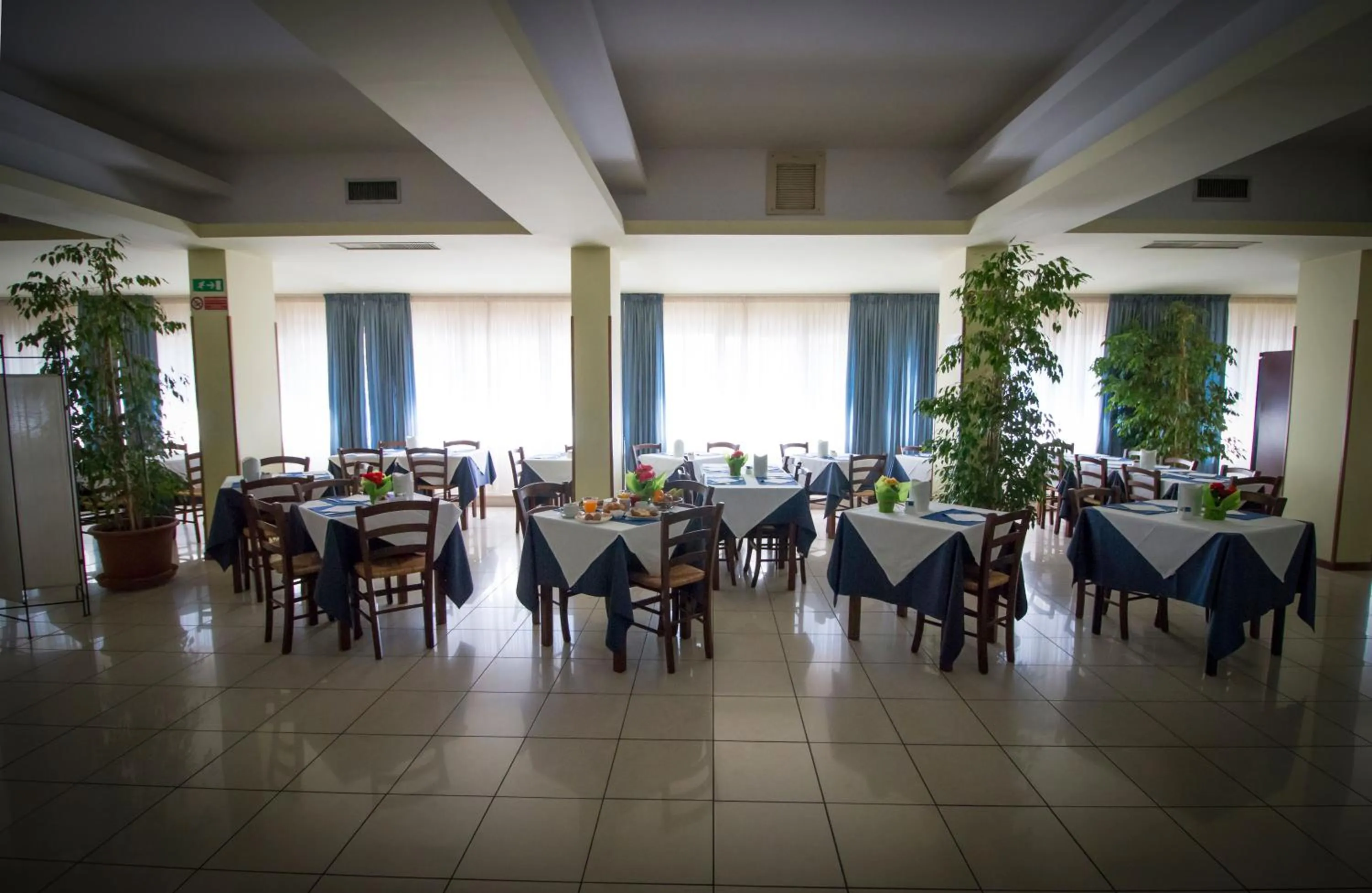 Restaurant/places to eat in Hotel Gabbiano