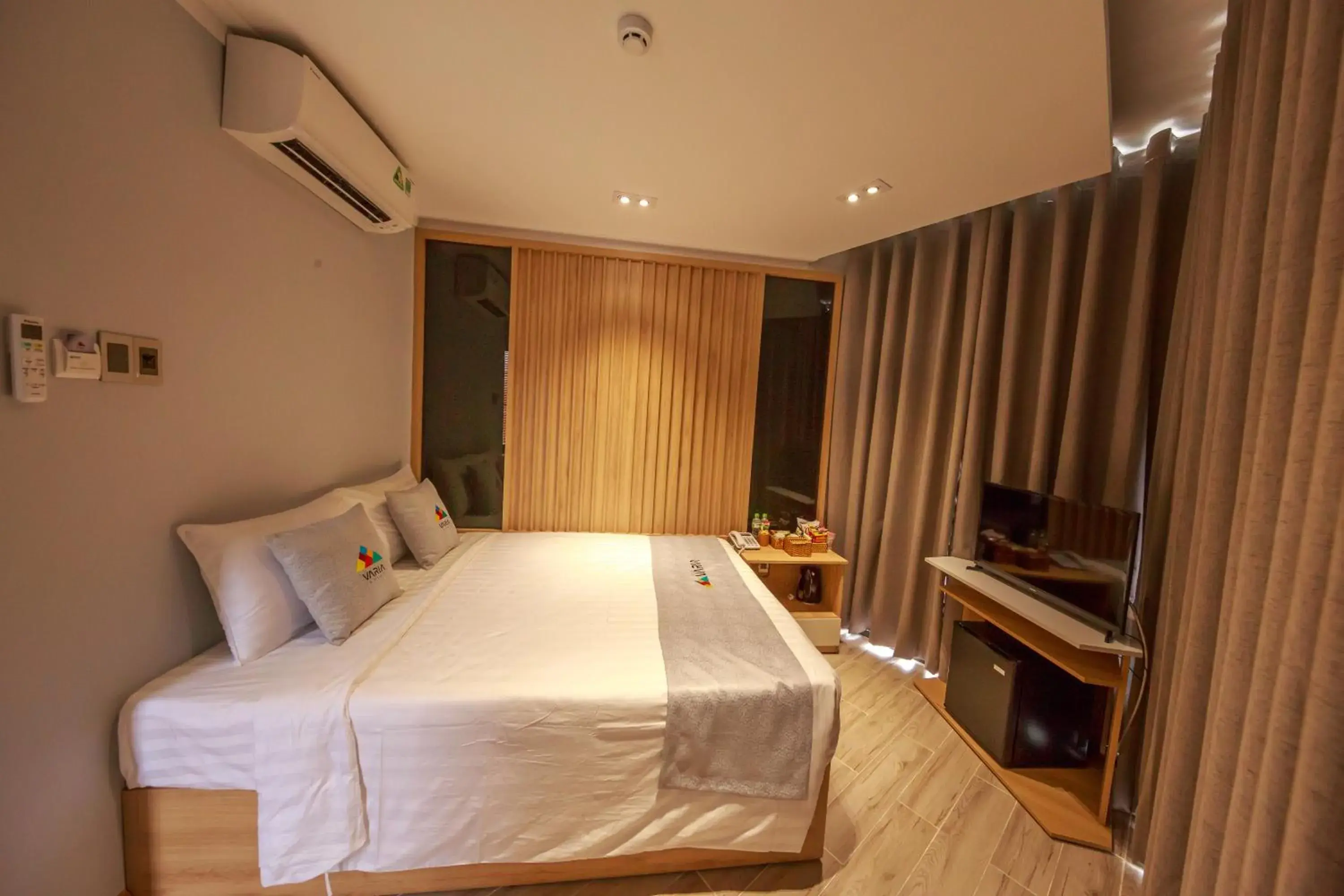 TV and multimedia, Bed in VARIA Hotel Phu Quoc TV and multimedia, Bed in VARIA Hotel Phu Quoc