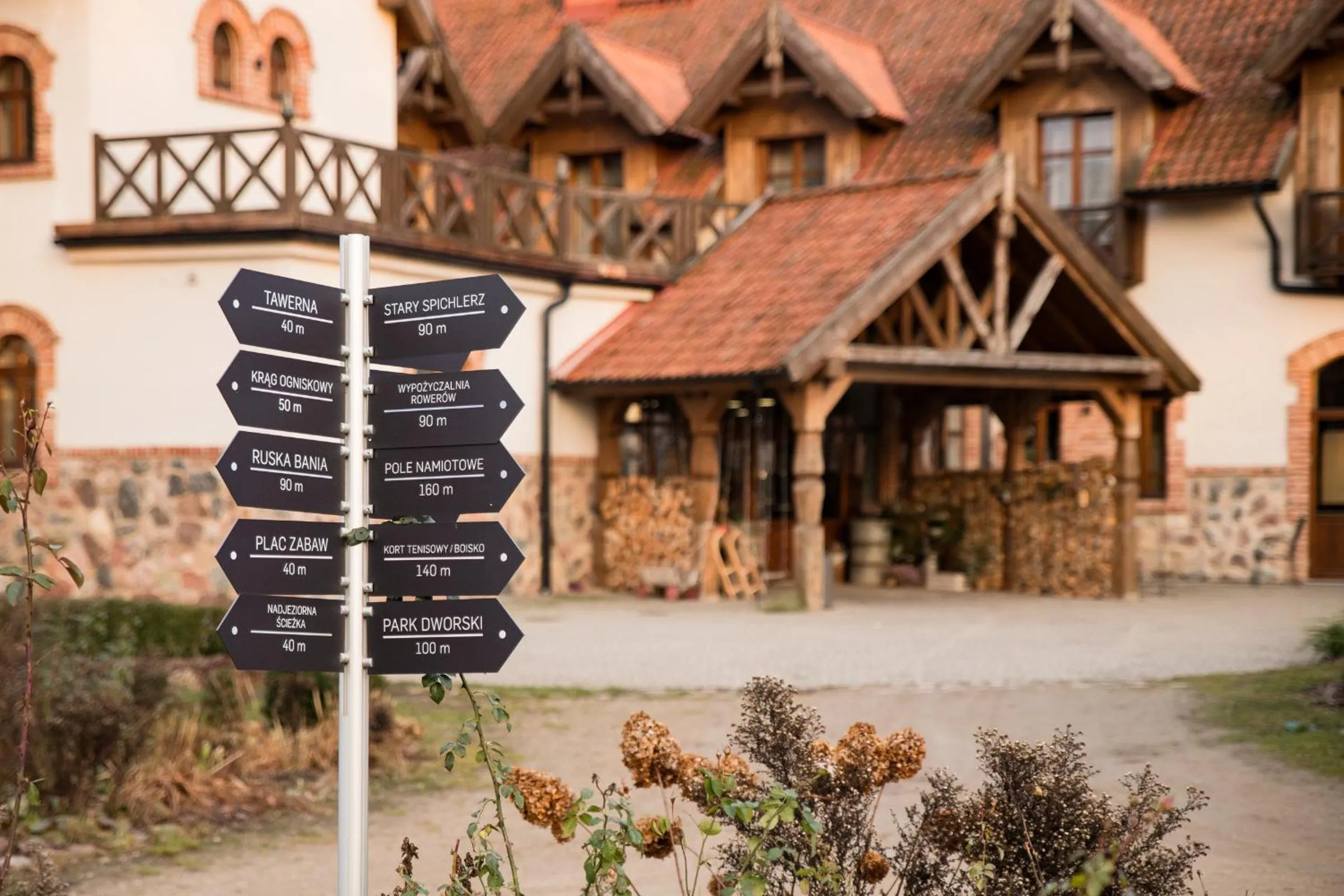 Property building in Folwark Łękuk