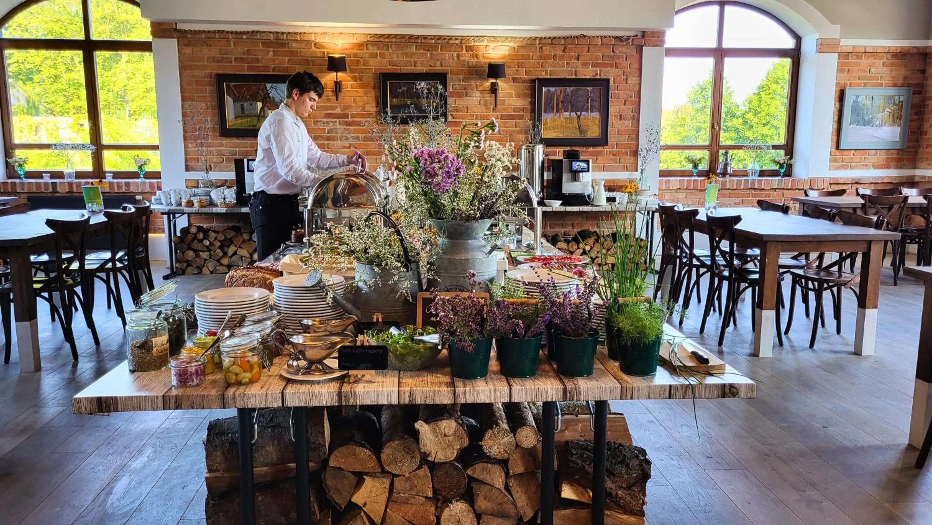 Restaurant/places to eat in Folwark Łękuk