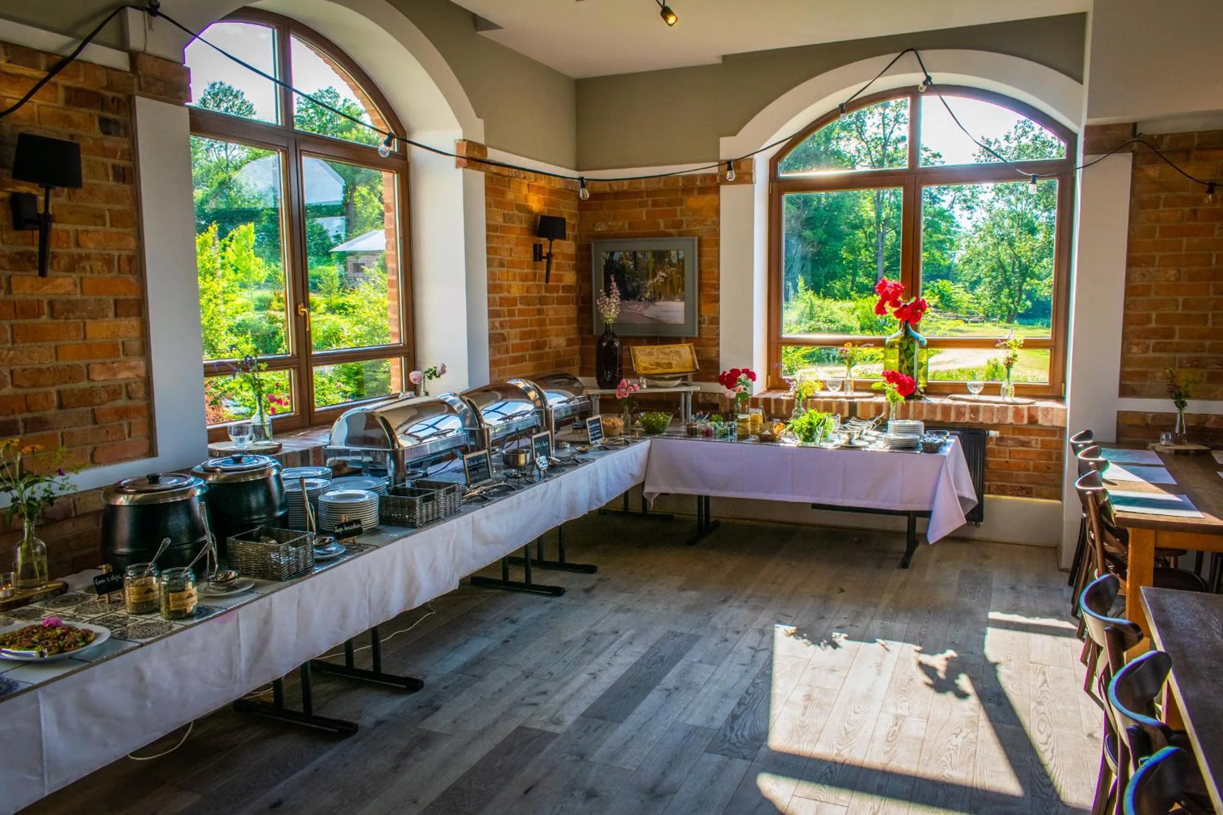 Restaurant/places to eat in Folwark Łękuk