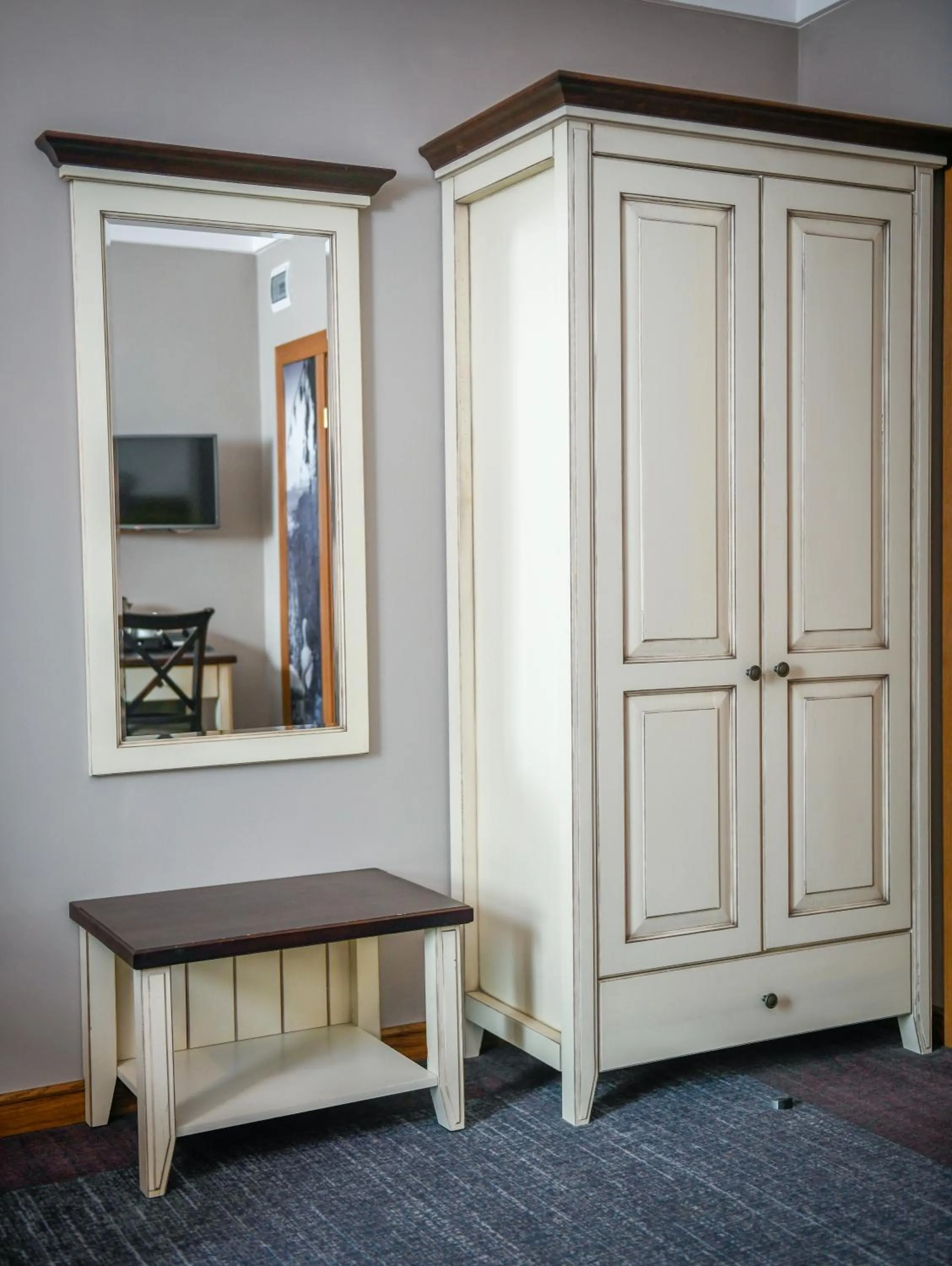 wardrobe in Folwark Łękuk