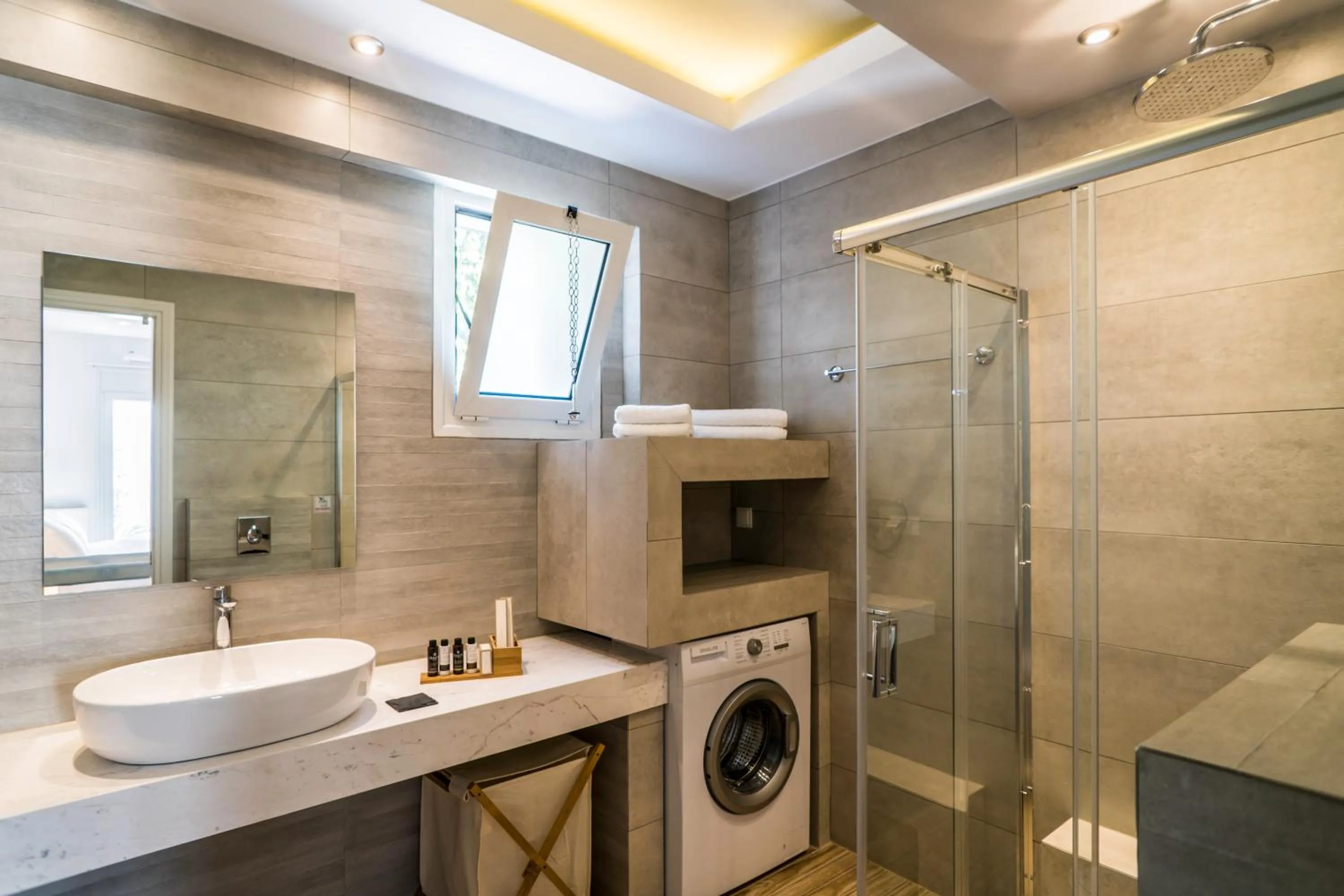 Shower in Talos Luxury Suites