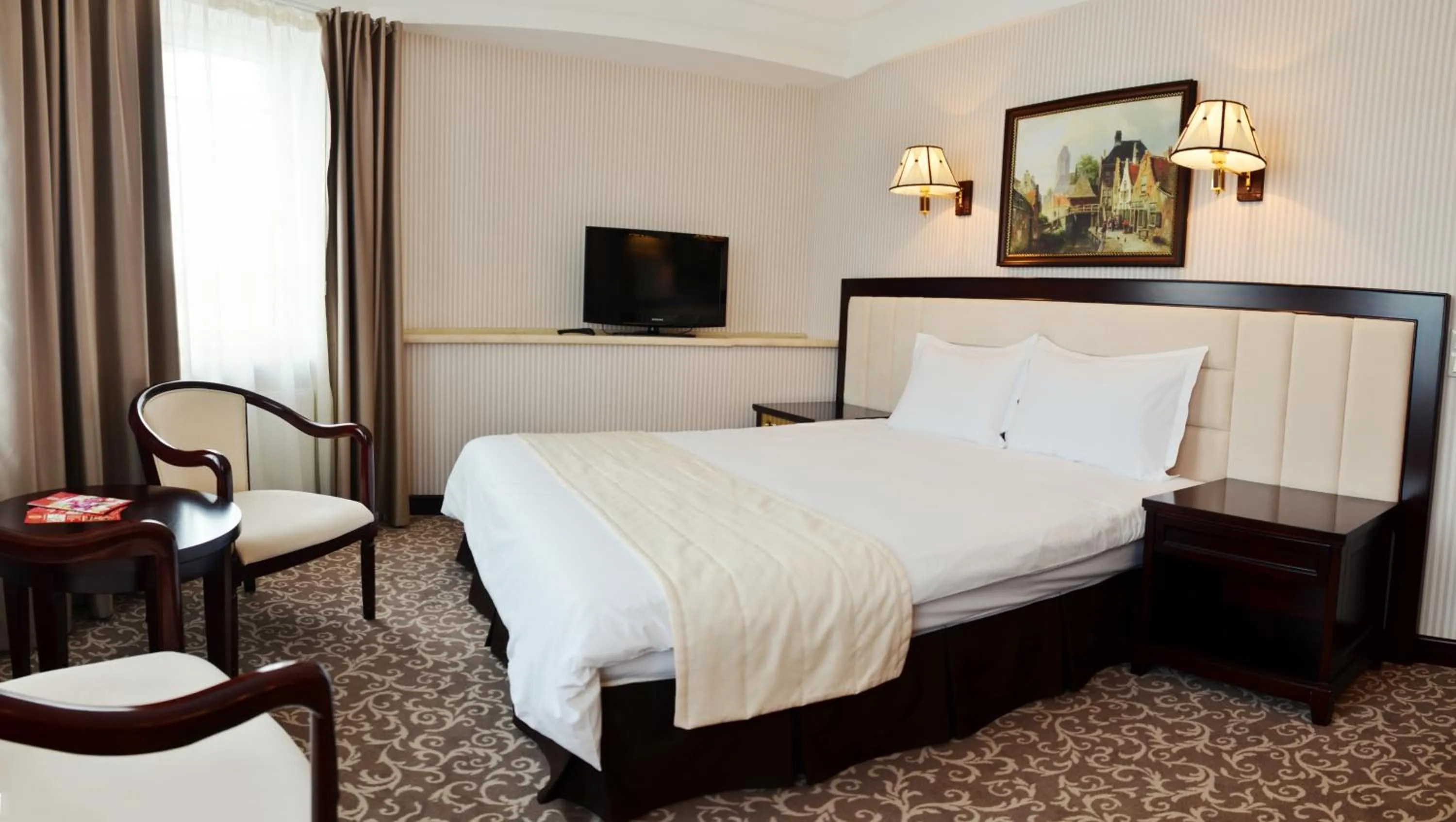 Bed in Sofievsky Posad Hotel