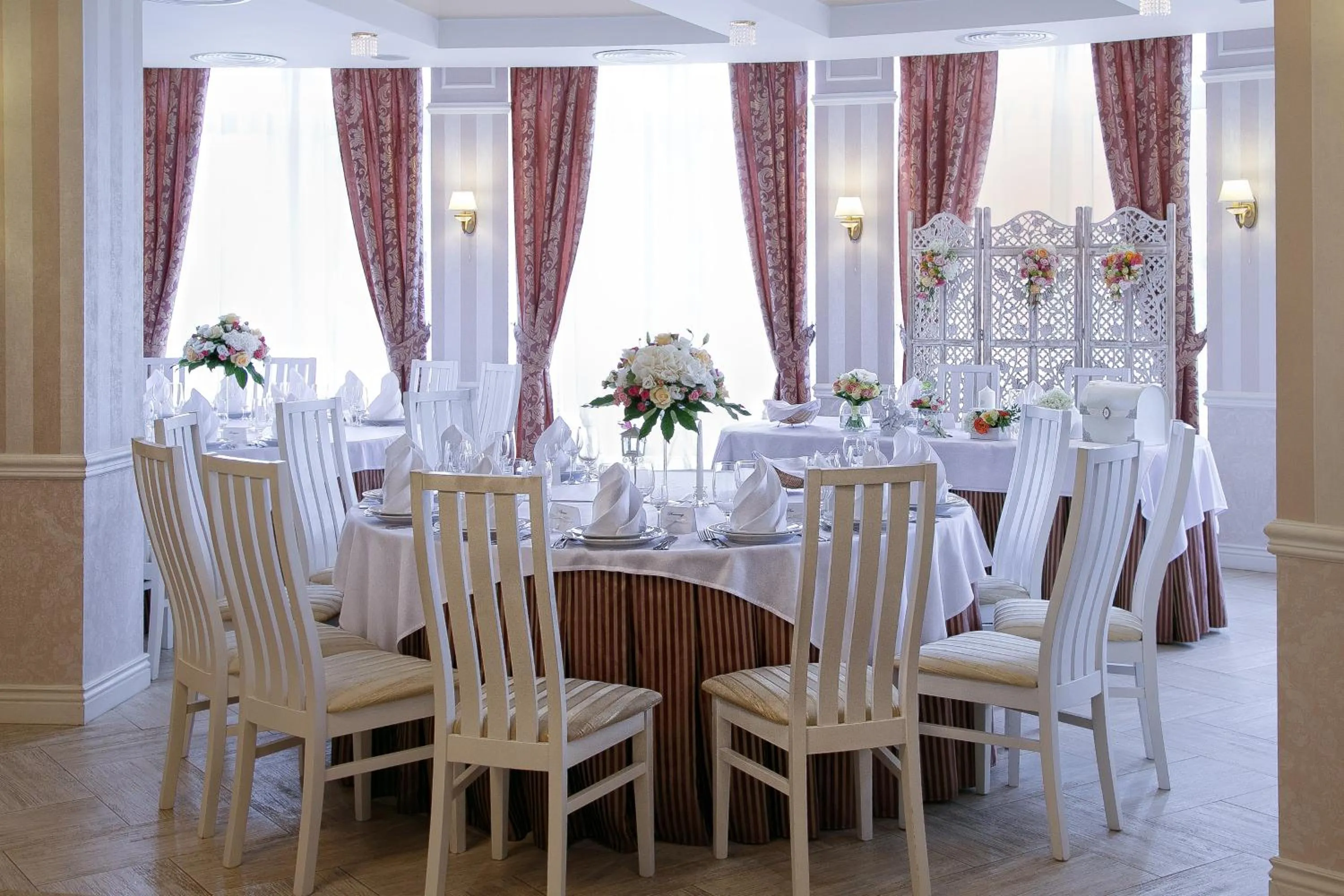 Restaurant/places to eat in Sofievsky Posad Hotel