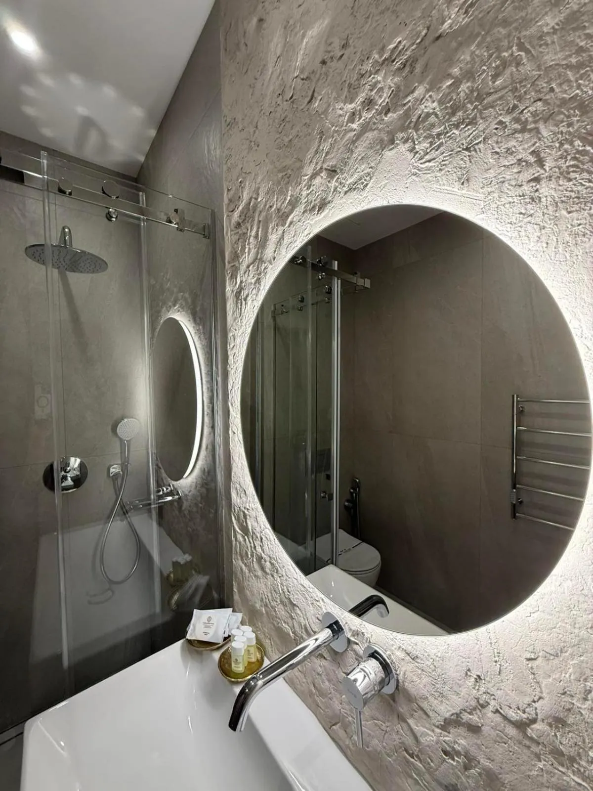 Shower in Sofievsky Posad Hotel