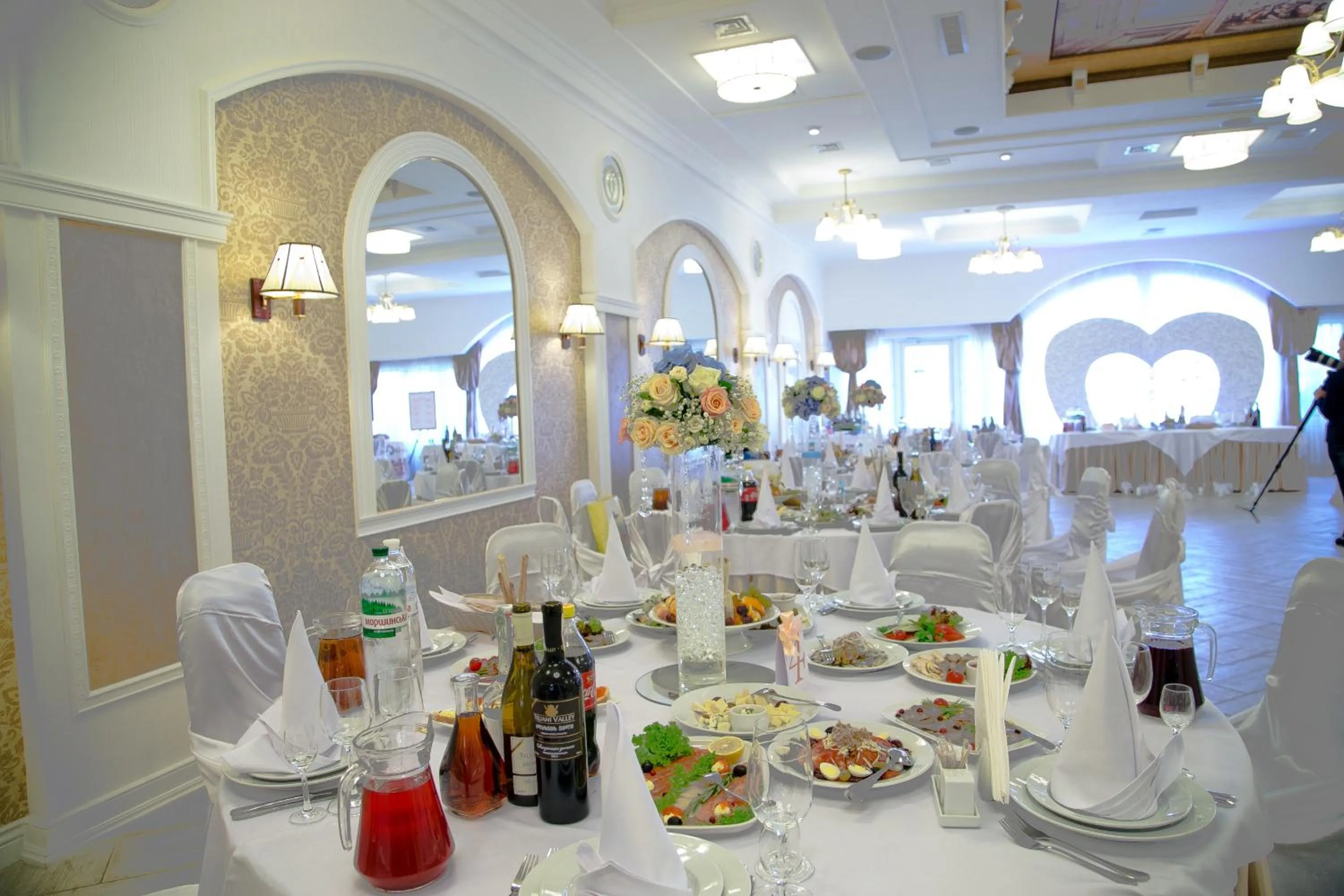 Restaurant/places to eat in Sofievsky Posad Hotel