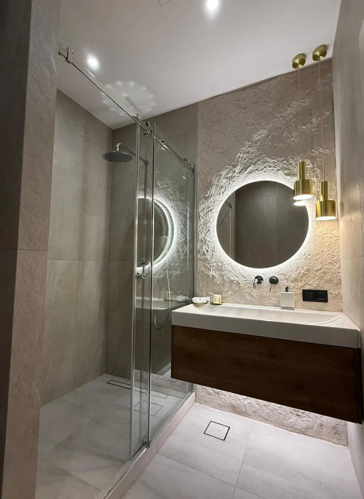 Shower in Sofievsky Posad Hotel