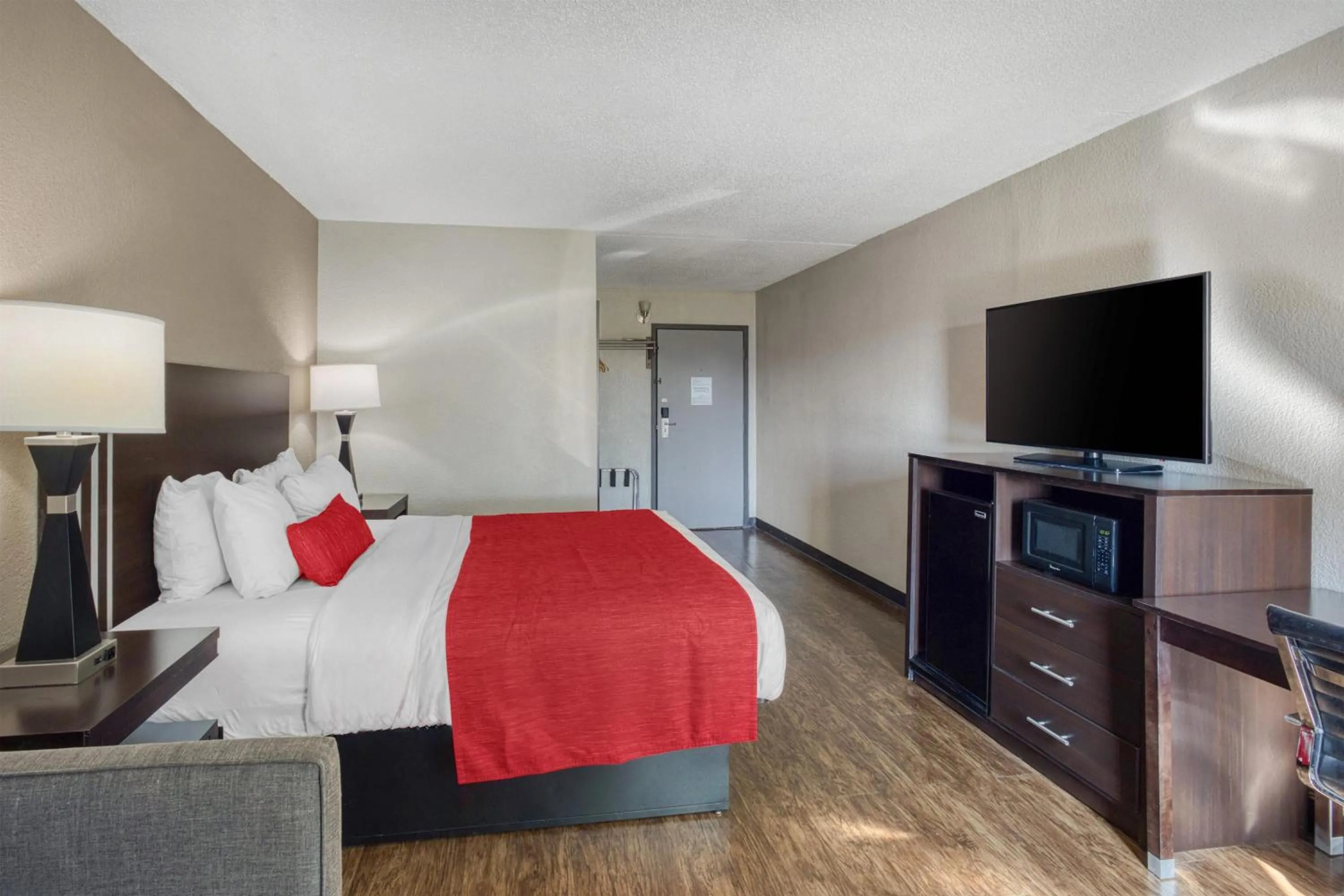 Bedroom, Bed in SureStay by Best Western Greenville