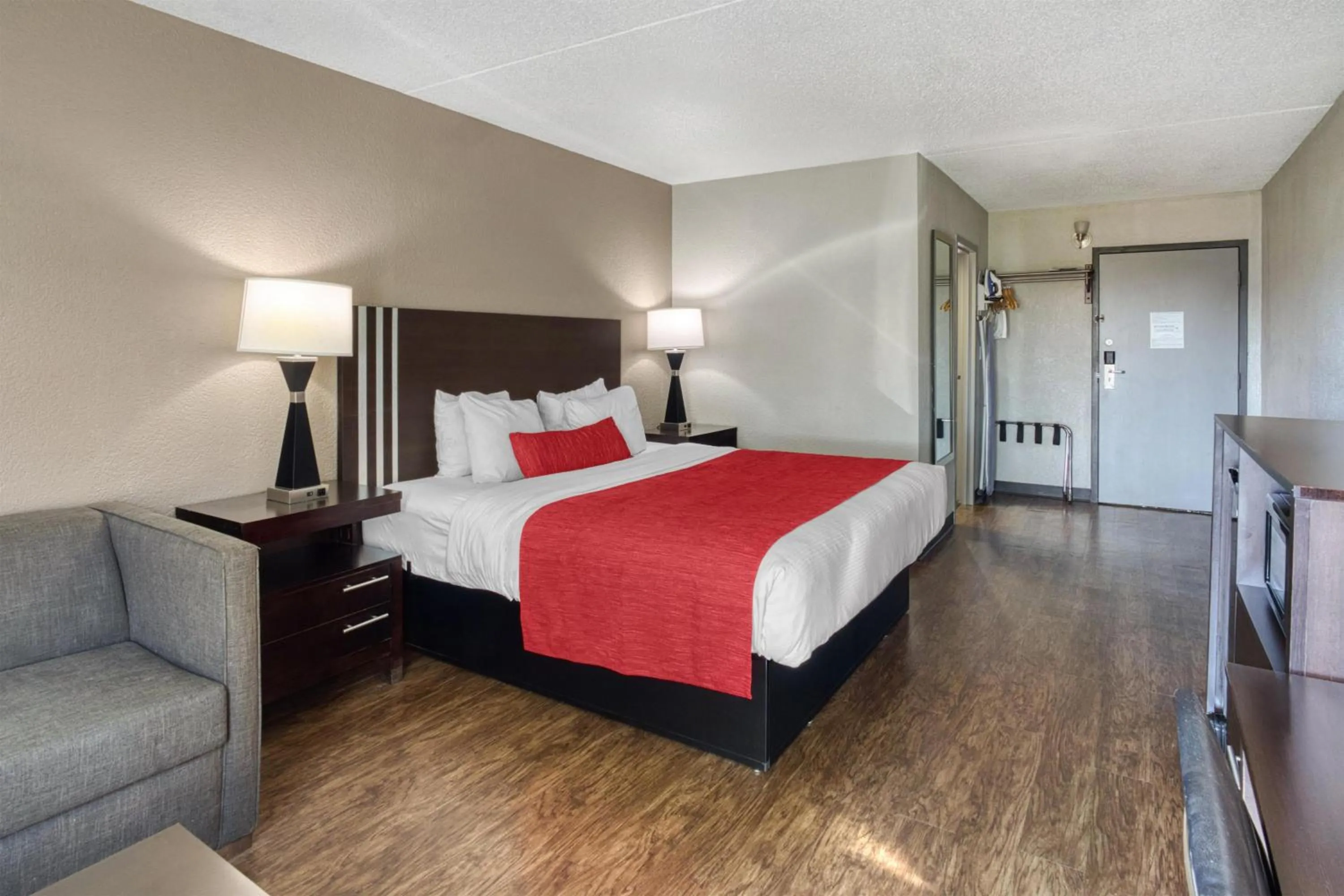 Bedroom, Bed in SureStay by Best Western Greenville