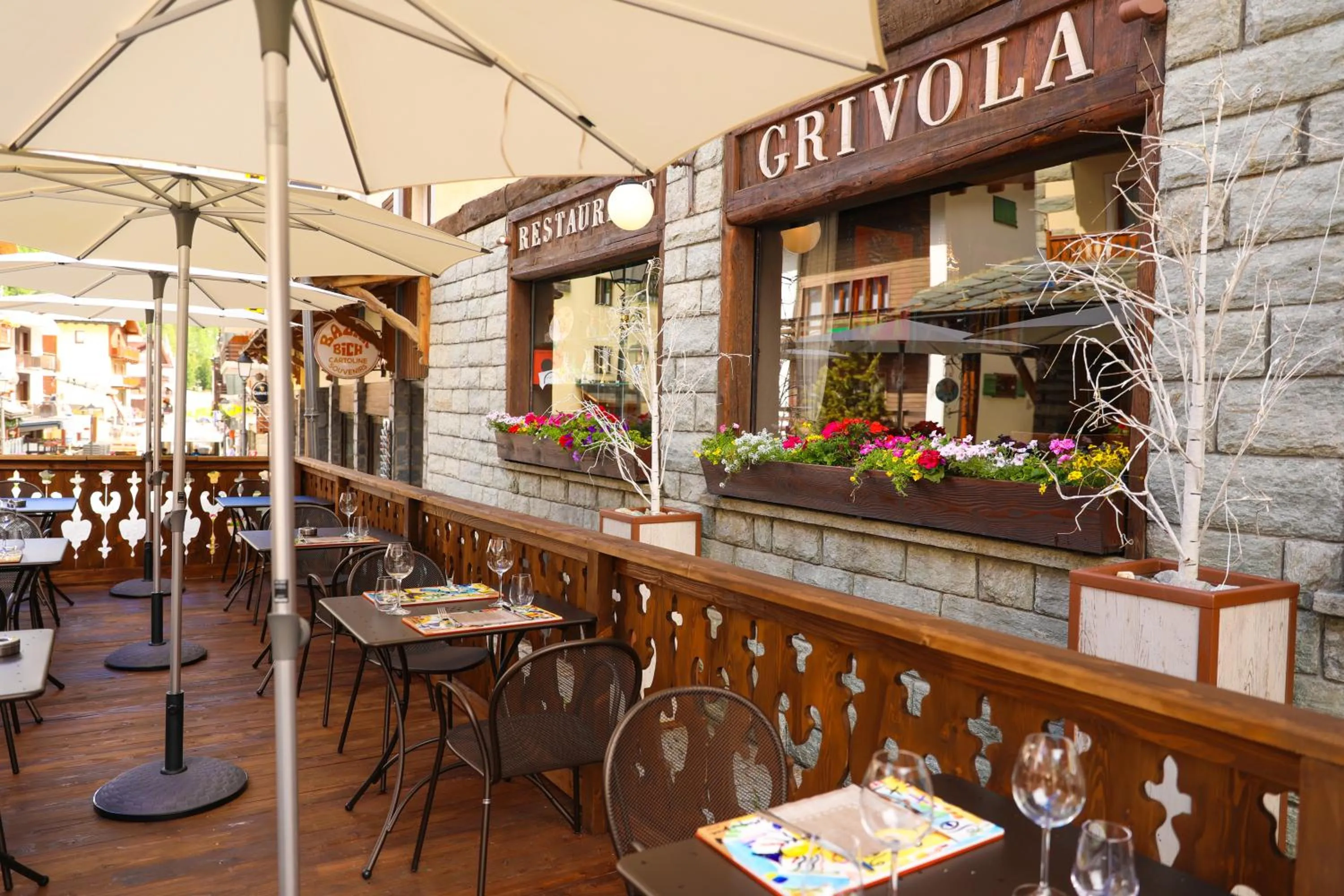 Restaurant/places to eat in Art Hotel Grivola