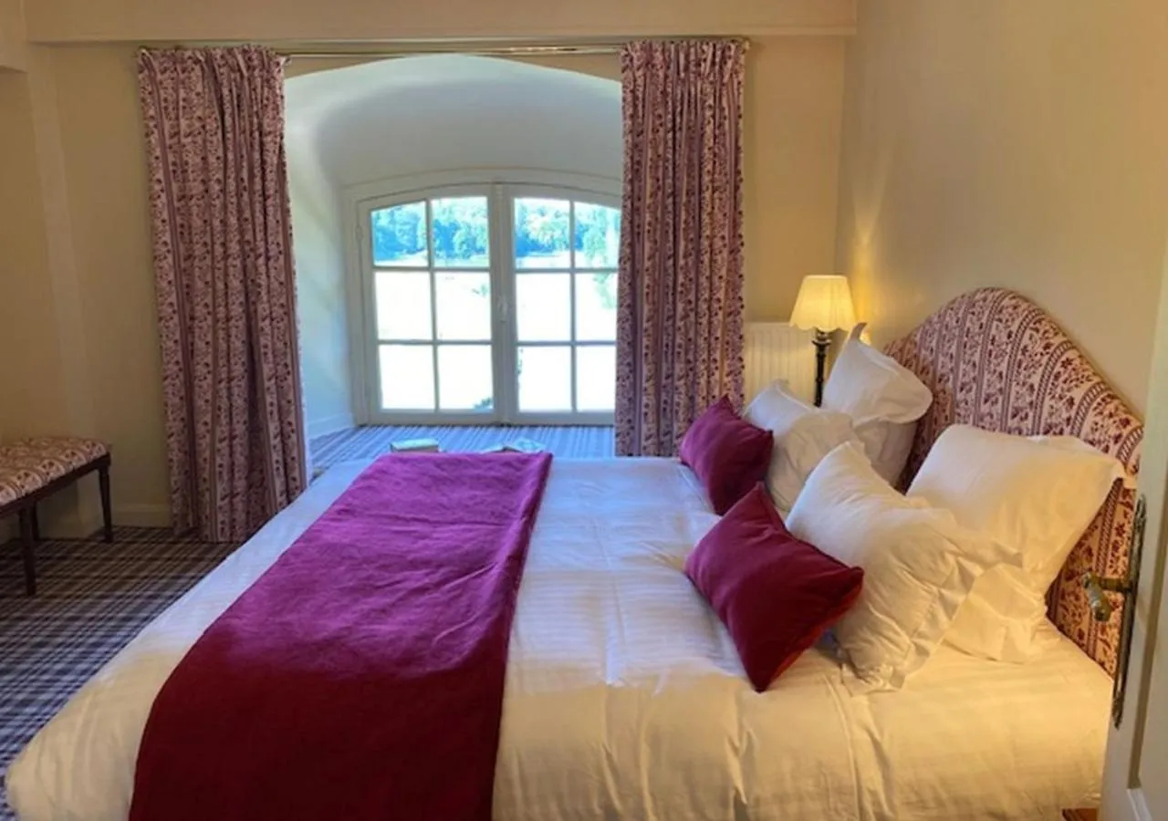 Bed in Château d'Ermenonville