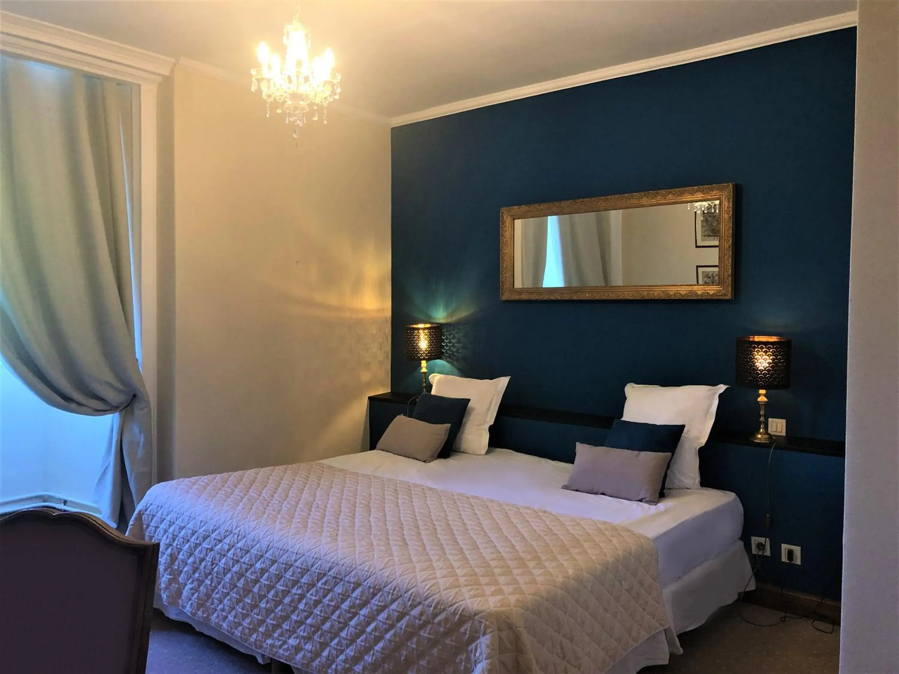 Deluxe Double Room in Château d'Ermenonville Deluxe Double Room in Château d'Ermenonville