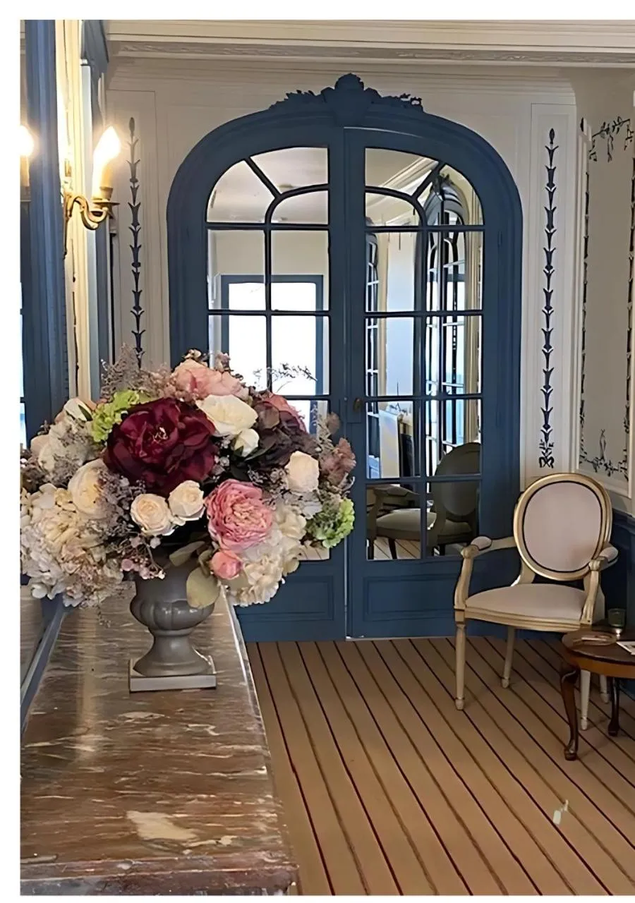 Living room in Château d'Ermenonville