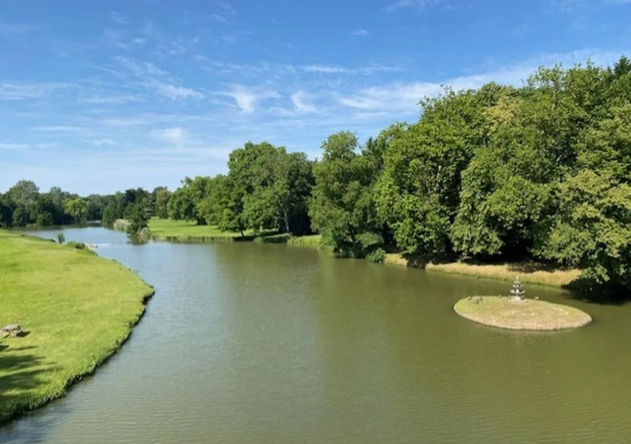 Nearby landmark in Château d'Ermenonville