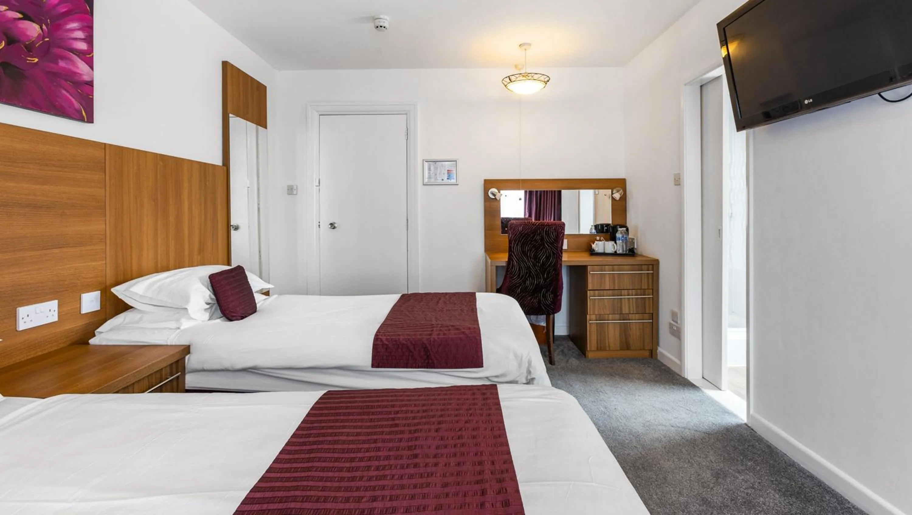 Photo of the whole room, Bed in Magnuson Hotel Sandy Lodge Newquay