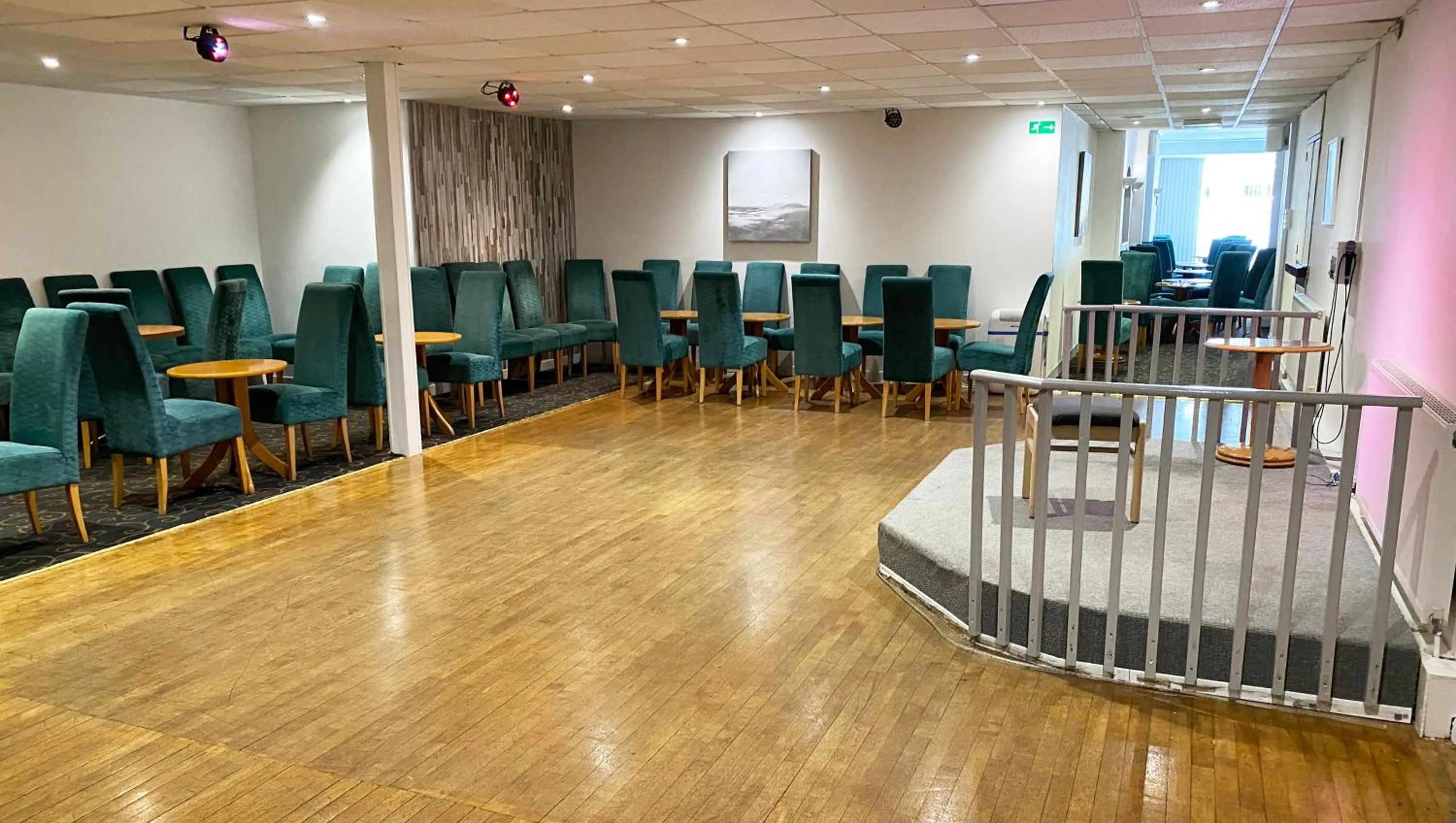 Banquet/Function facilities in Magnuson Hotel Sandy Lodge Newquay