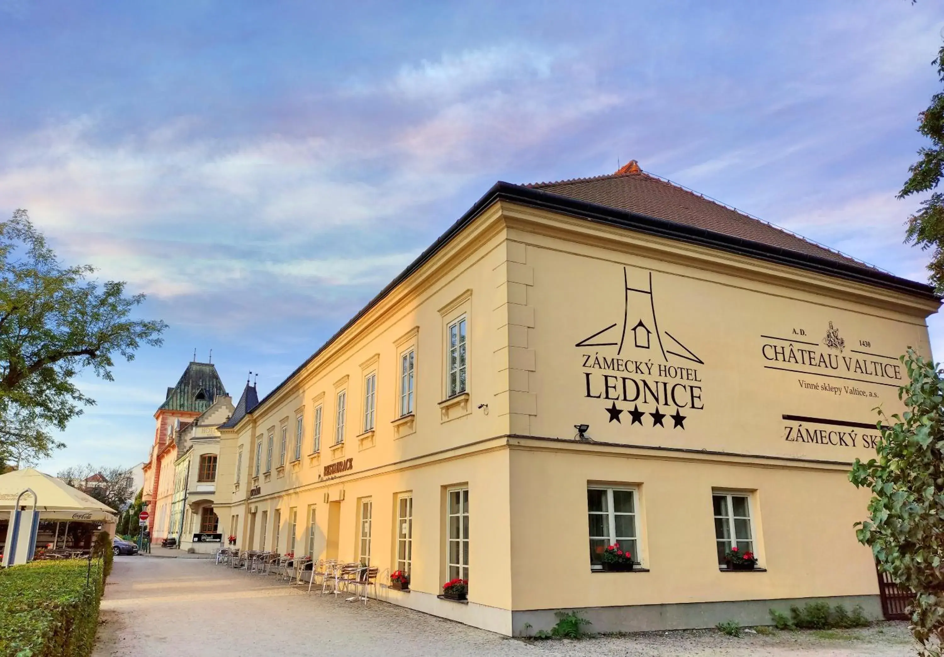 Zamecky Hotel Lednice Zamecky Hotel Lednice