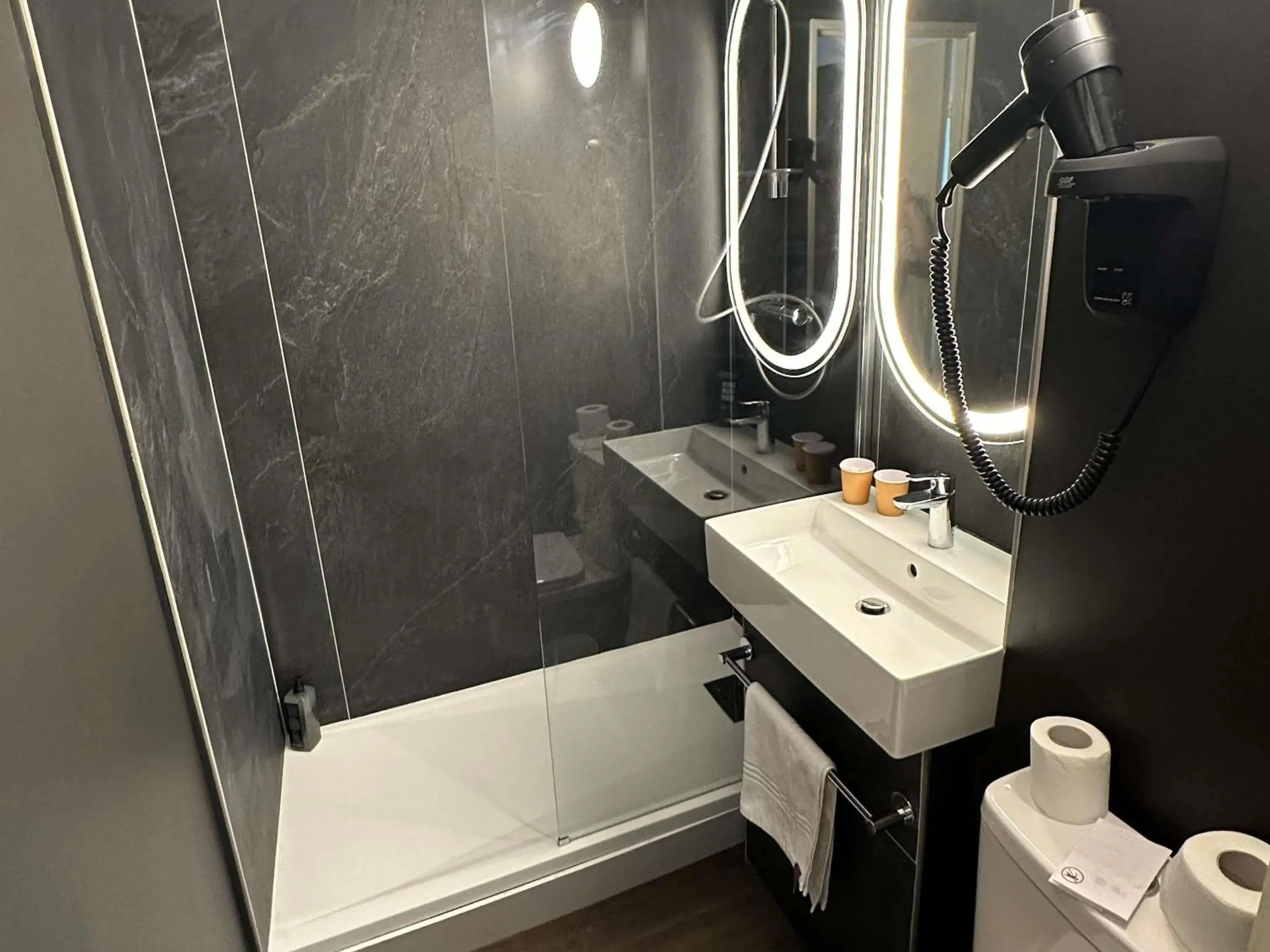 Bedroom in ibis Abbeville Bedroom in ibis Abbeville