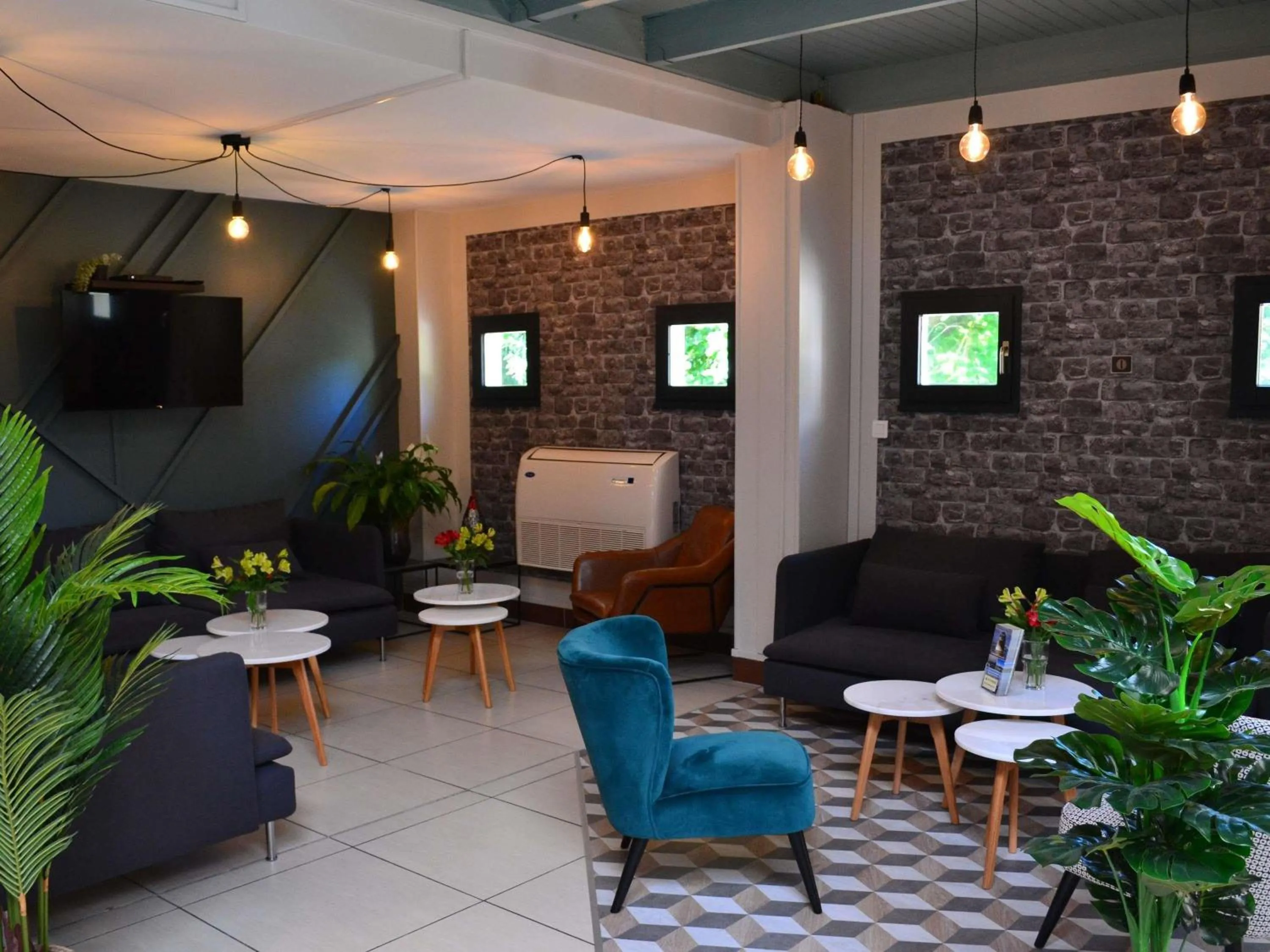 Other in ibis Abbeville