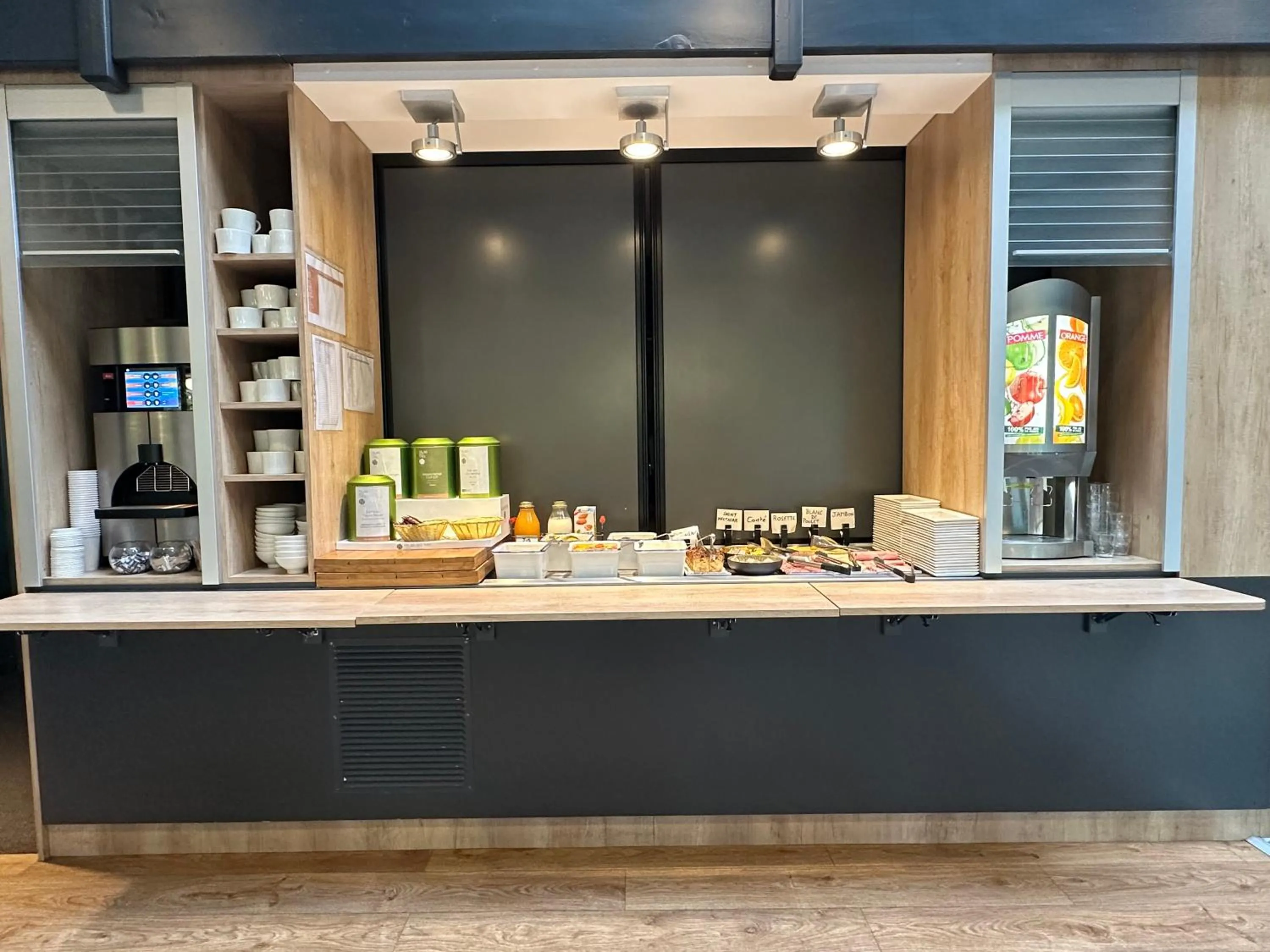 Breakfast in ibis Abbeville