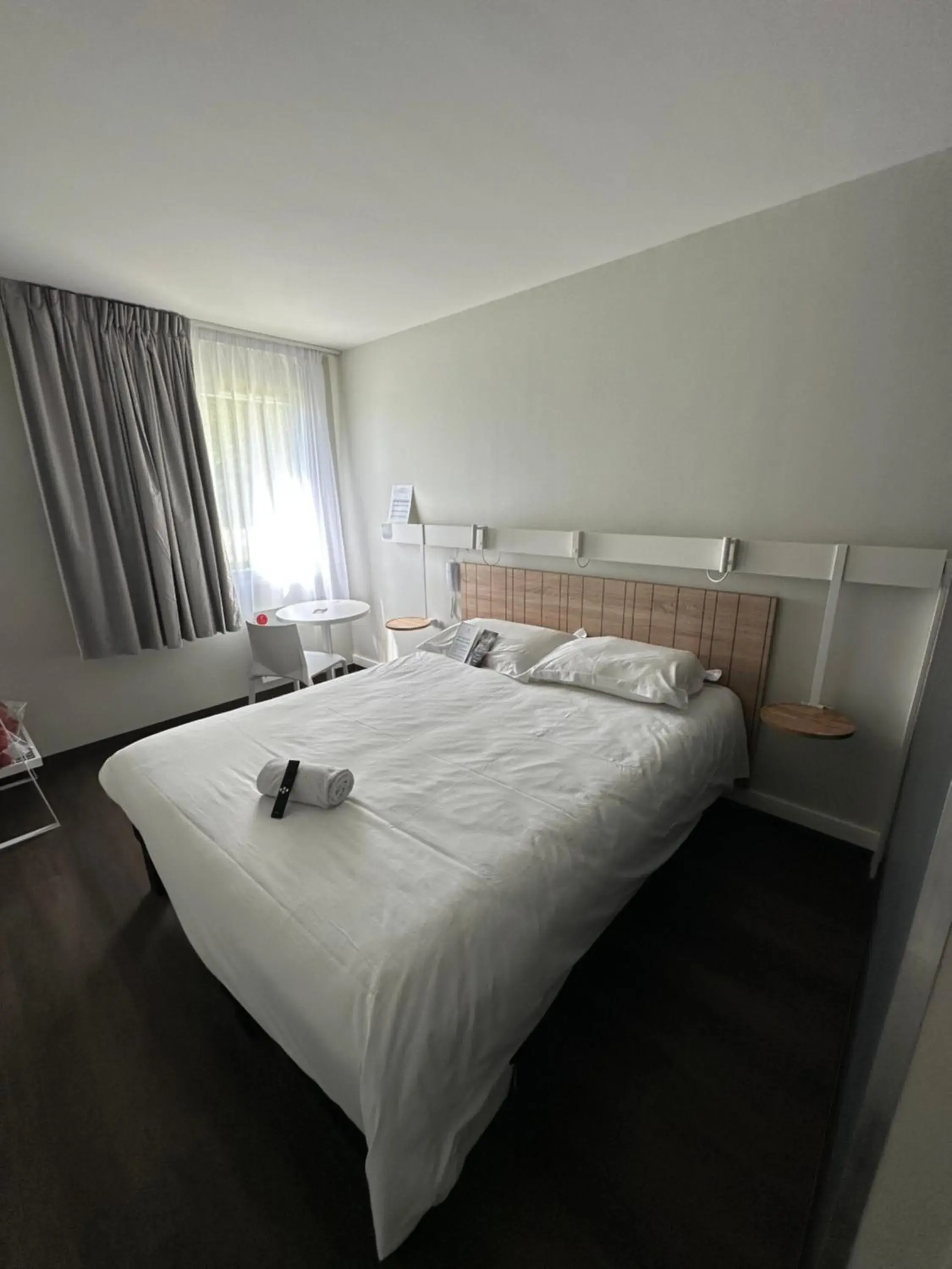 Photo of the whole room, Bed in ibis Abbeville Photo of the whole room, Bed in ibis Abbeville