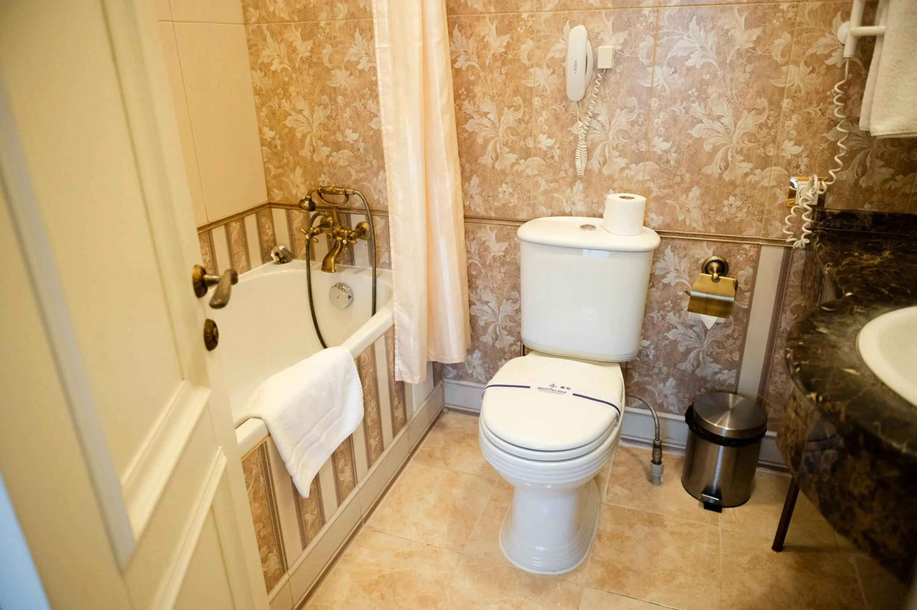 Toilet in Olympic Hotel