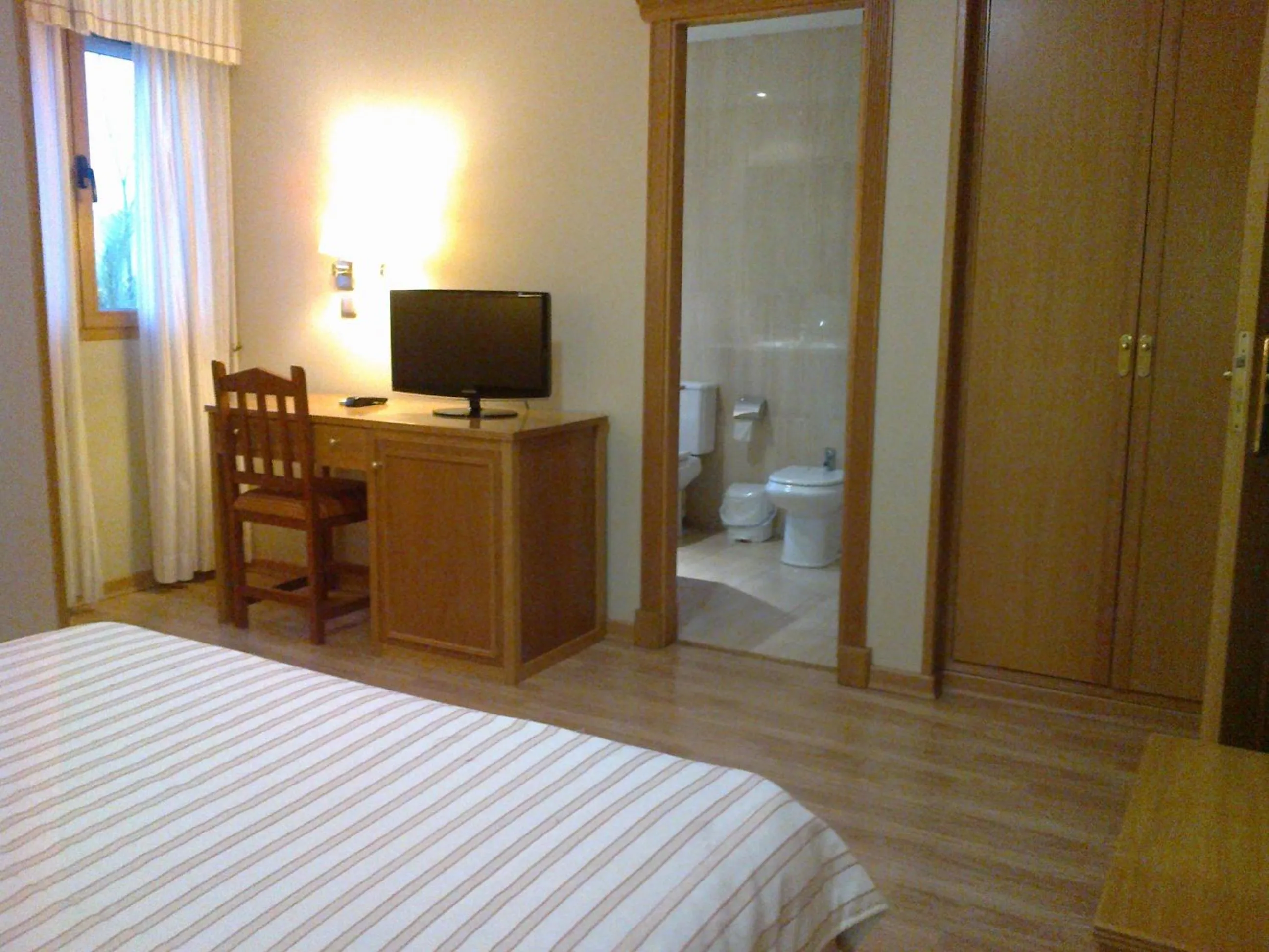 Decorative detail, Bed in Hotel Anabel Baza