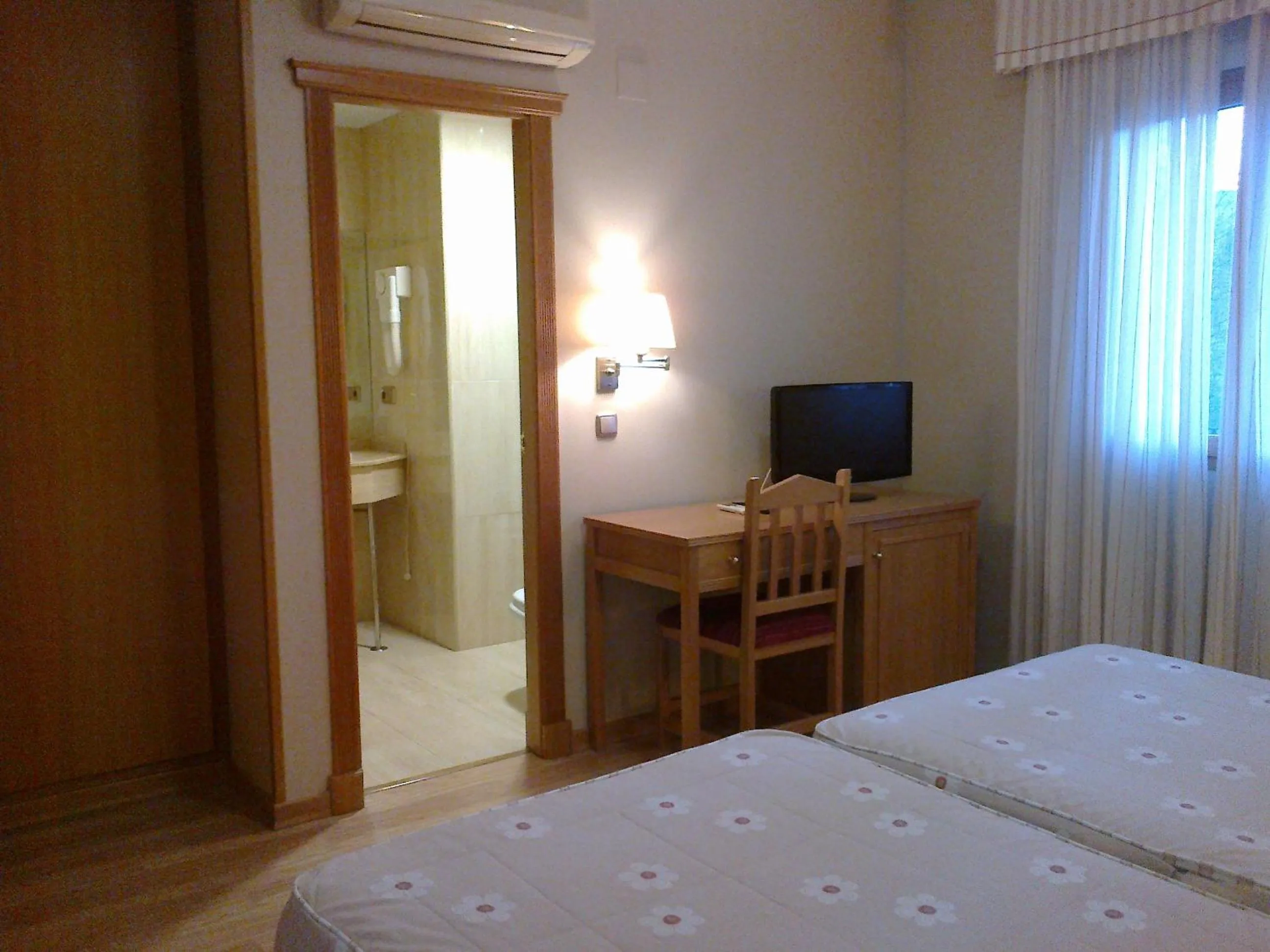 Bedroom, Bed in Hotel Anabel Baza