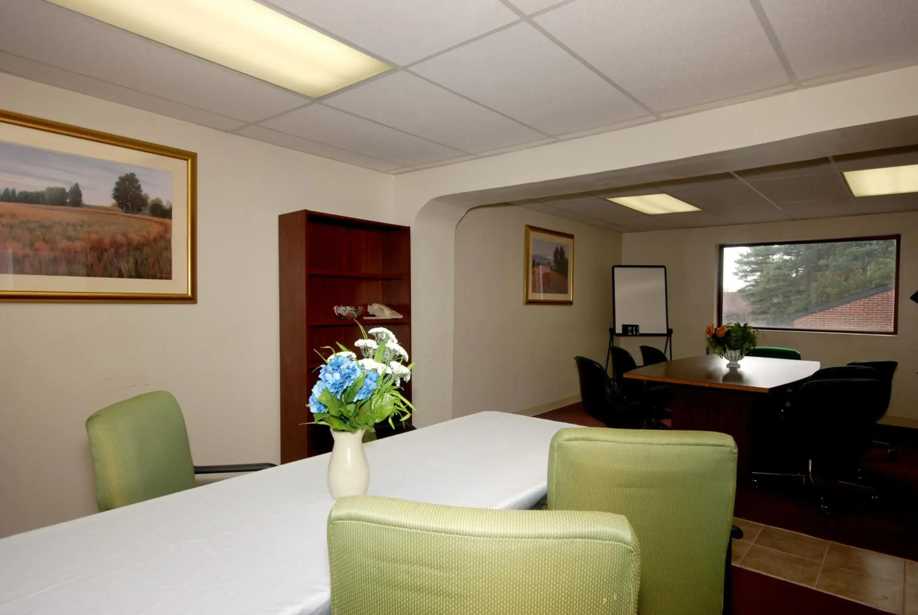 Meeting/conference room in Country Hearth Inn & Suites Marietta