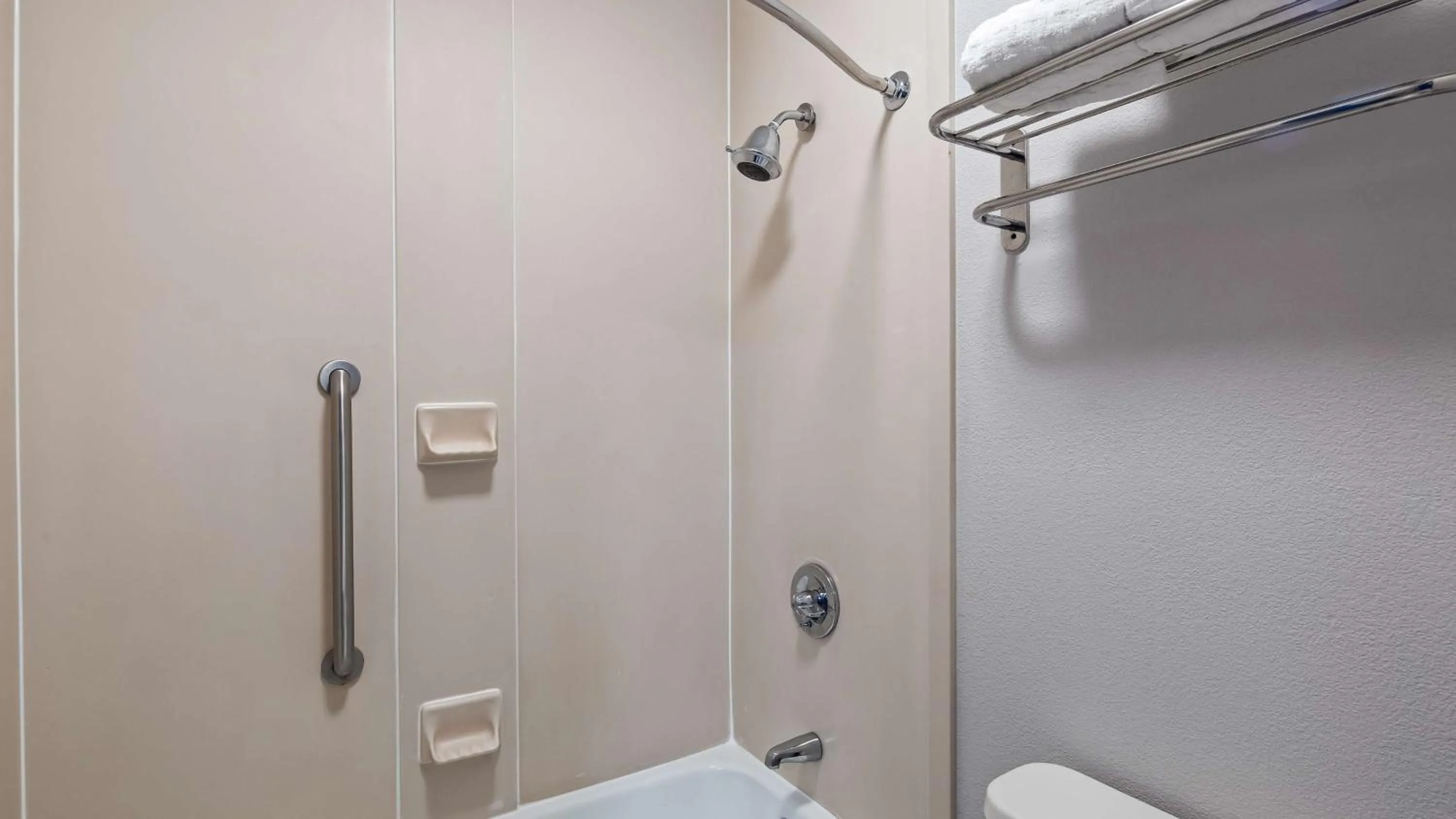 Bathroom in Best Western Emporia