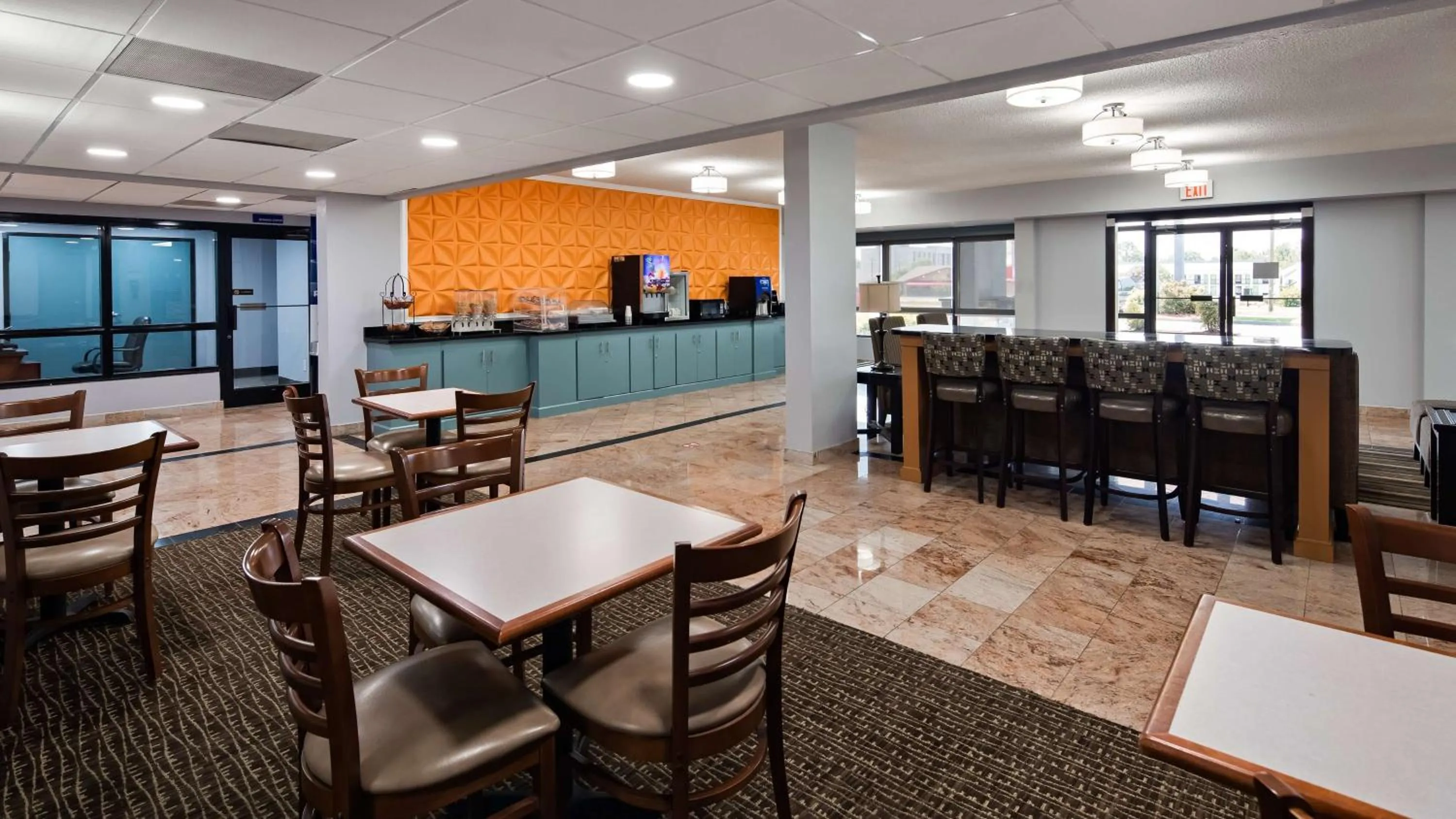 Dining area in Best Western Emporia