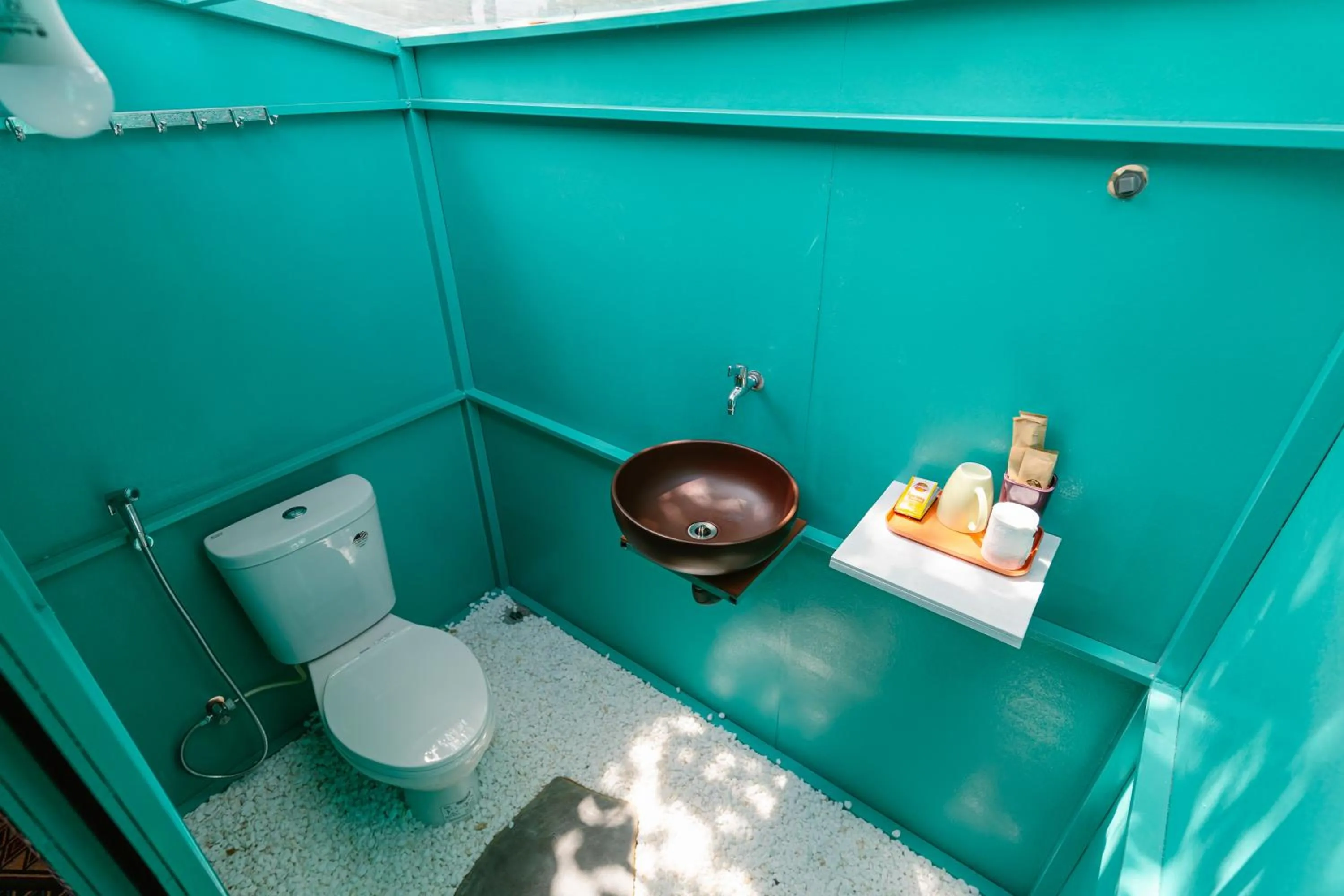 Toilet in Hoàng Gia Trang
