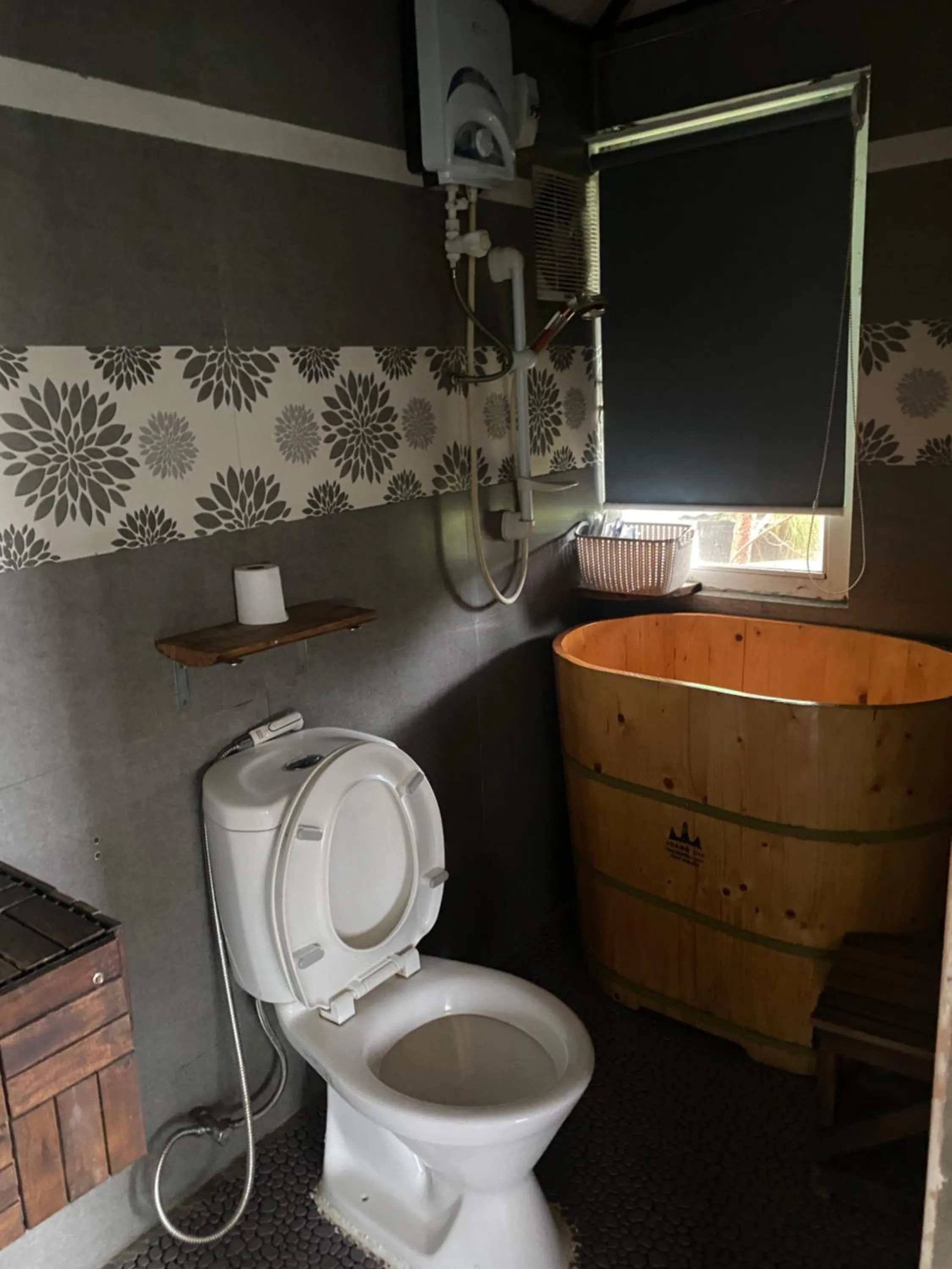 Toilet in Hoàng Gia Trang