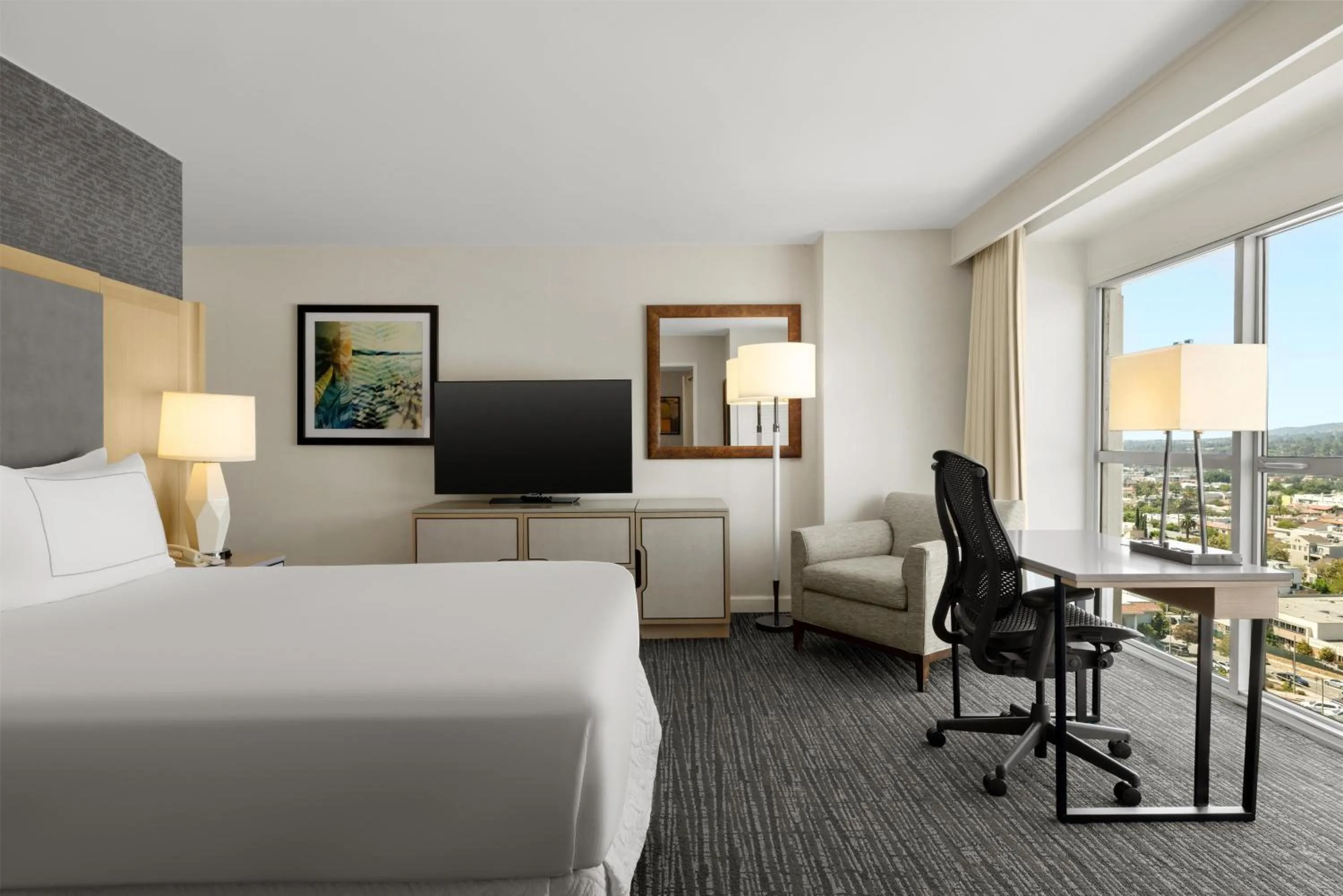 Bedroom, Bed in Hilton Los Angeles North-Glendale & Executive Meeting Center