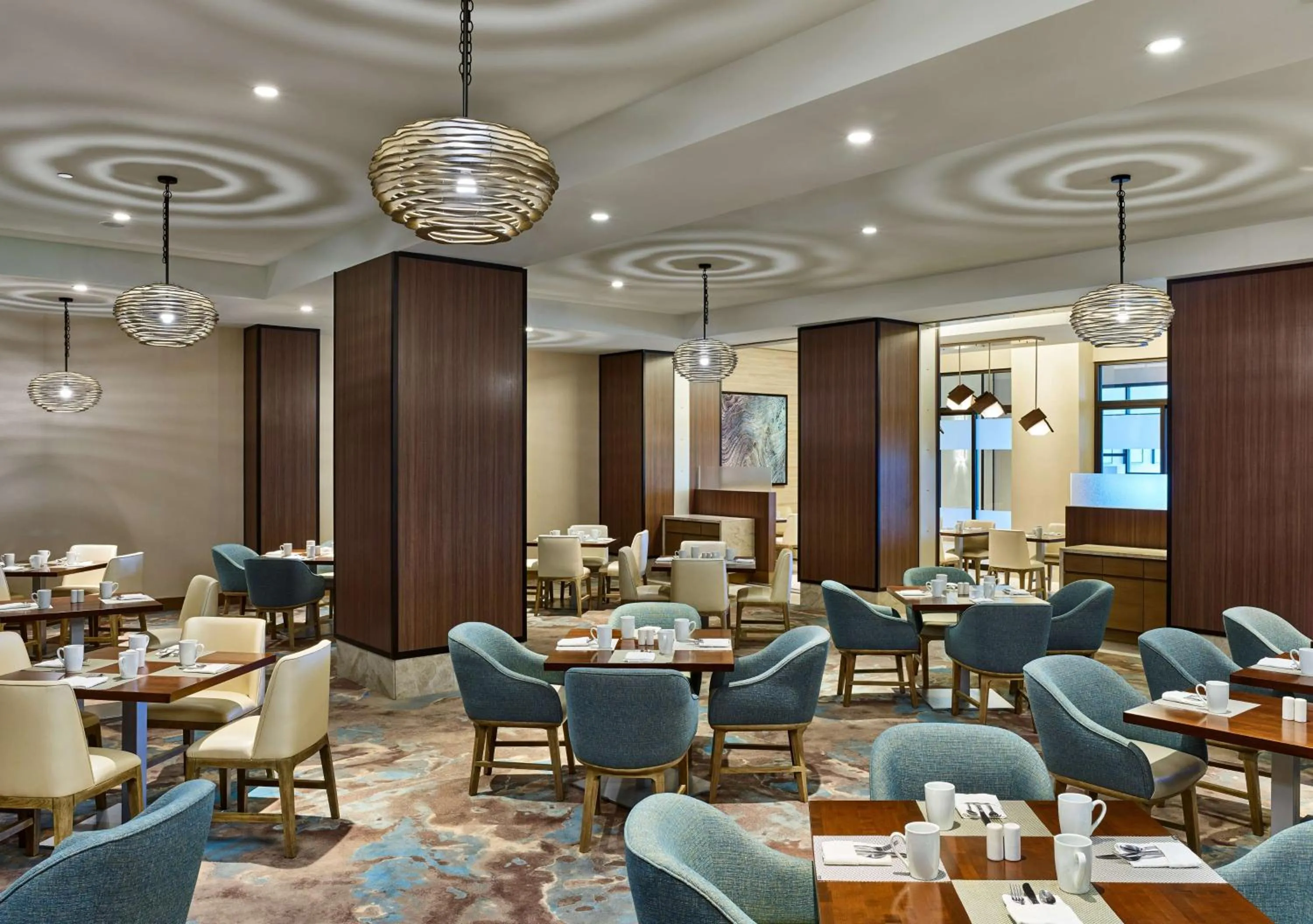 Restaurant/places to eat in Hilton Los Angeles North-Glendale & Executive Meeting Center