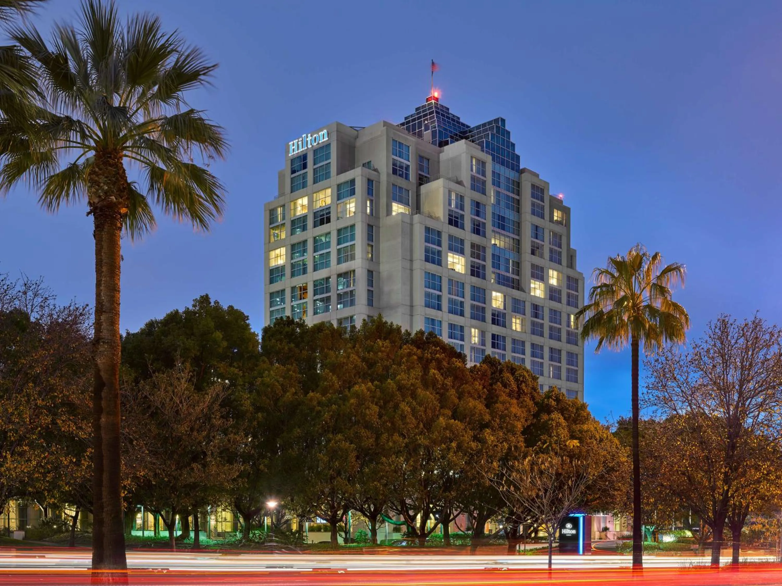 Property building in Hilton Los Angeles North-Glendale & Executive Meeting Center