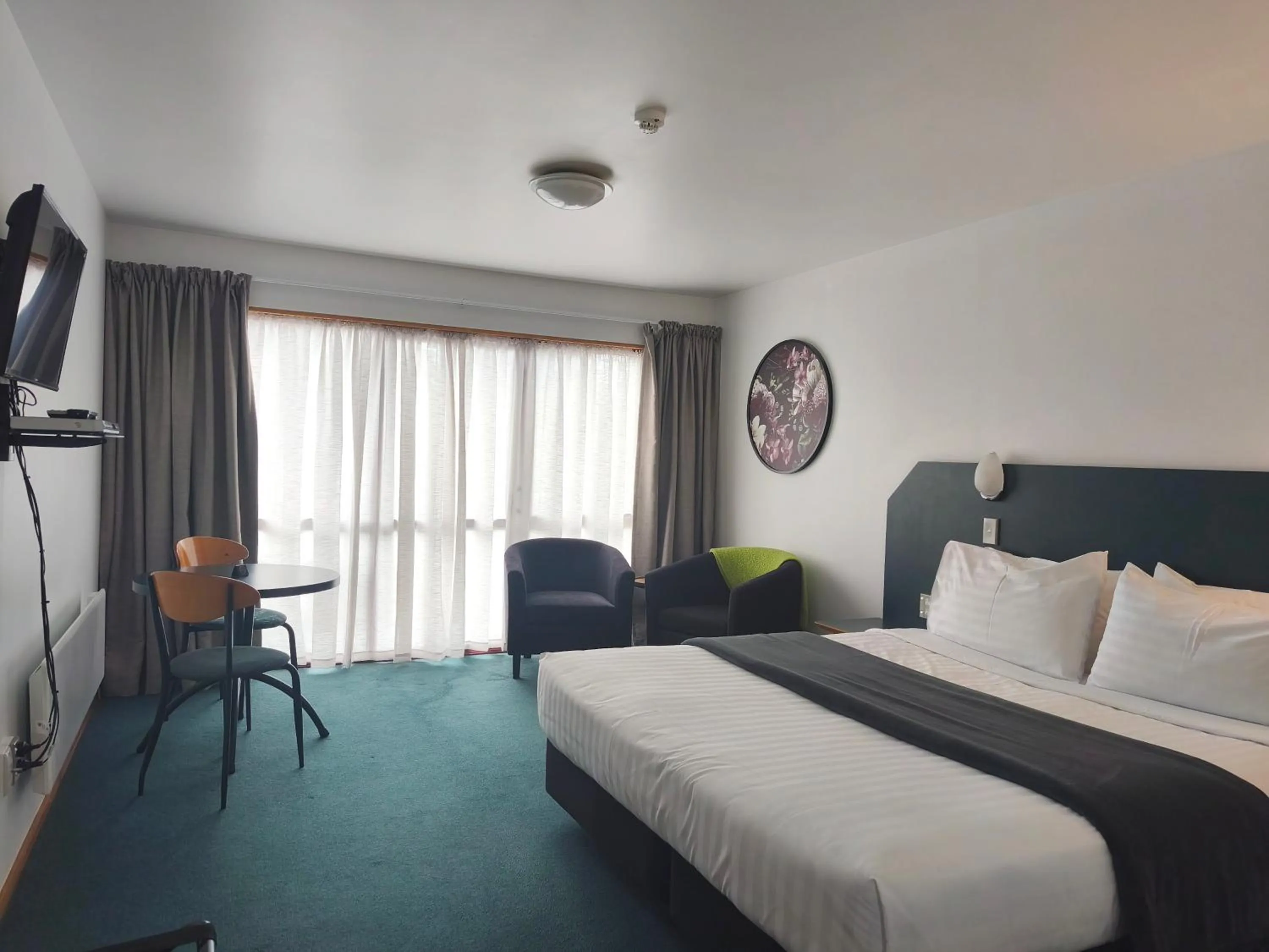 Bed in Aspen Lodge Motel