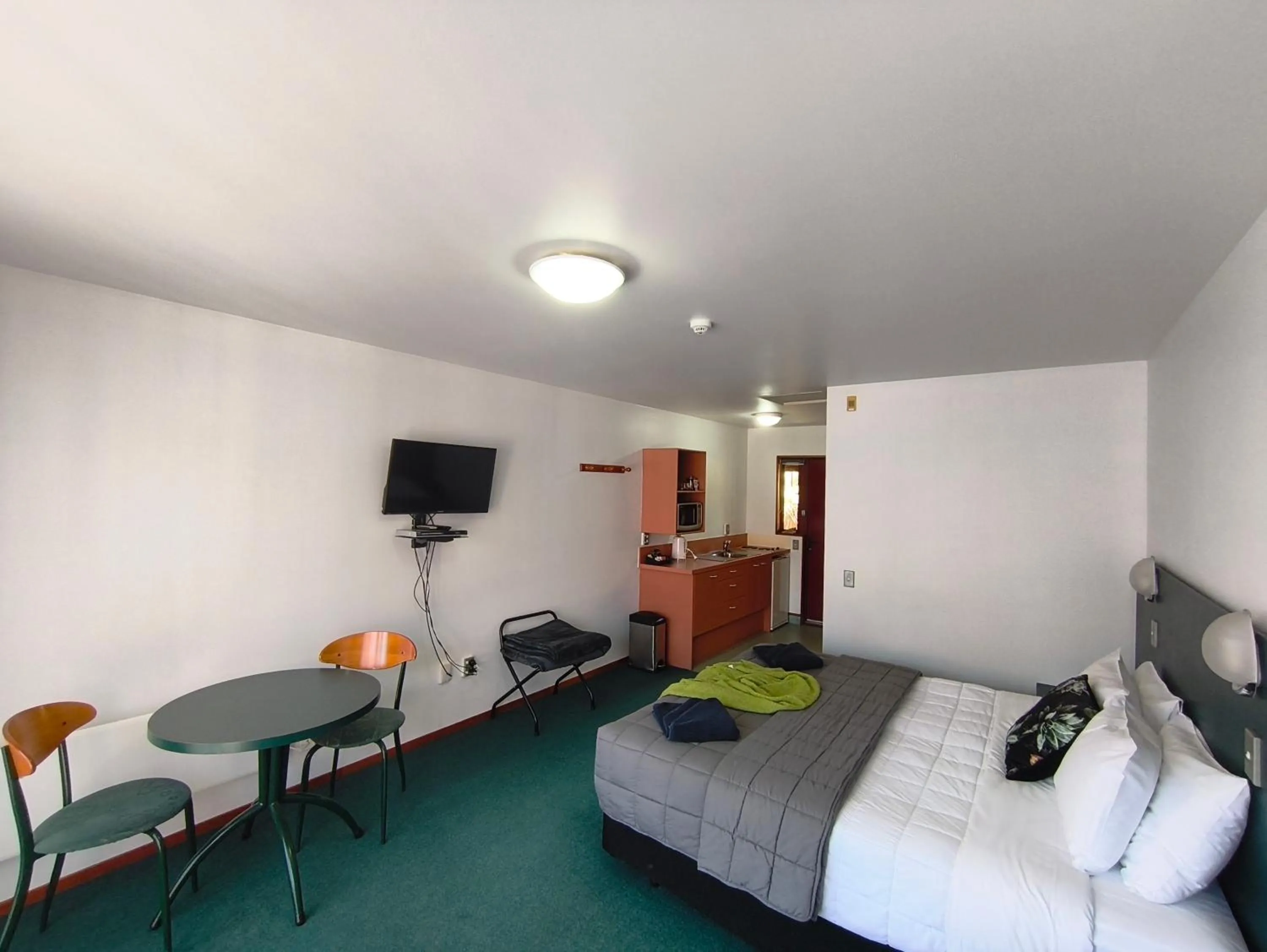 Bed in Aspen Lodge Motel